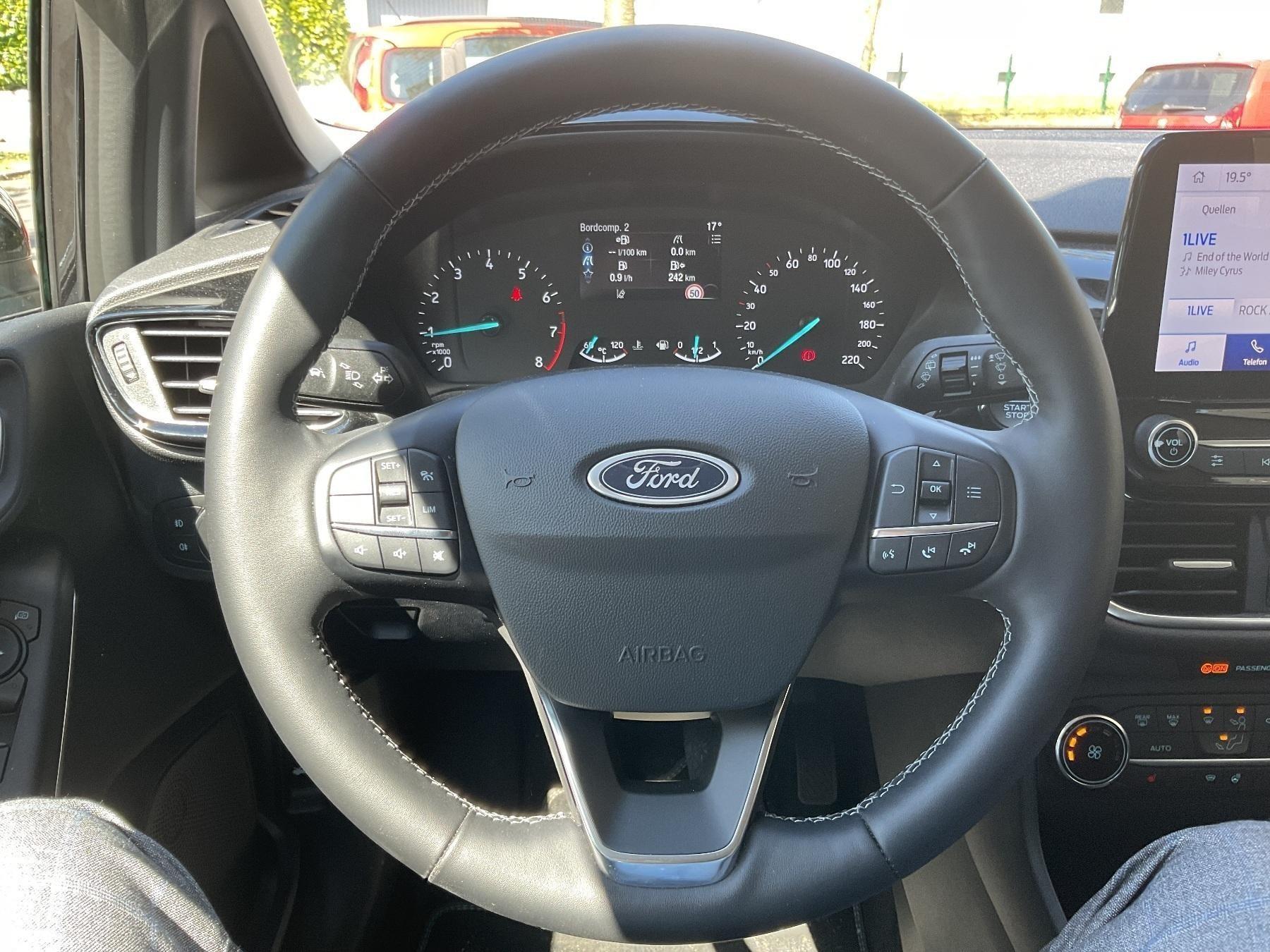 FORD Titanium X *iACC*SHZ*RFK*PDC*NAVI*Ke*LED* FORD Titanium X *iACC*SHZ*RFK*PDC*NAVI*Ke*LED*
