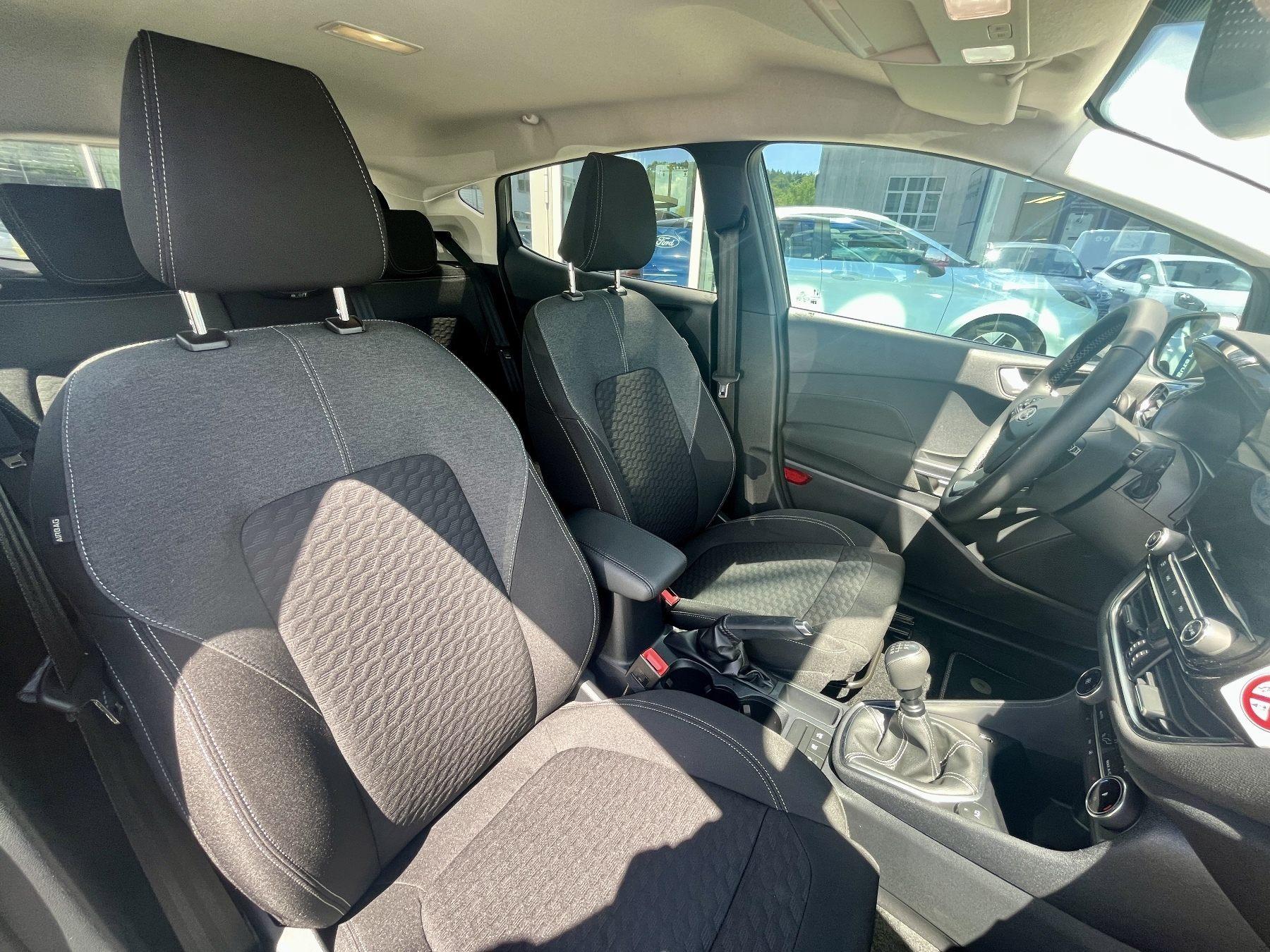 FORD Titanium X *Fahrer-Assistenz FORD Titanium X *Fahrer-Assistenz
