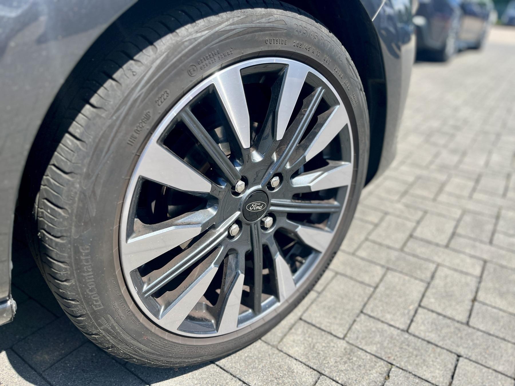 FORD Titanium X *Fahrer-Assistenz FORD Titanium X *Fahrer-Assistenz