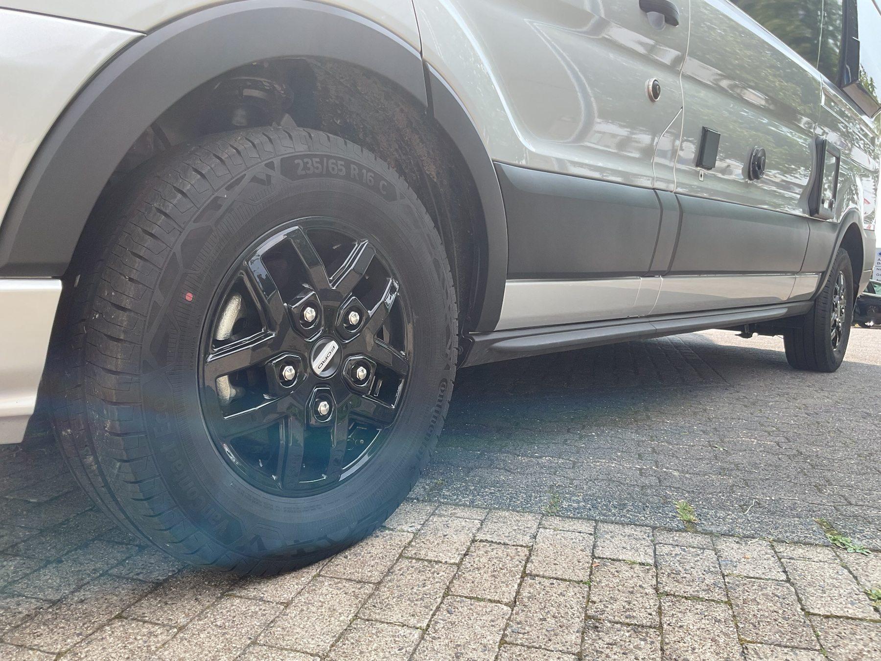 BÜRSTNER Signeo C 590 Bahia Ford Transit L3H3 BÜRSTNER Signeo C 590 Bahia Ford Transit L3H3