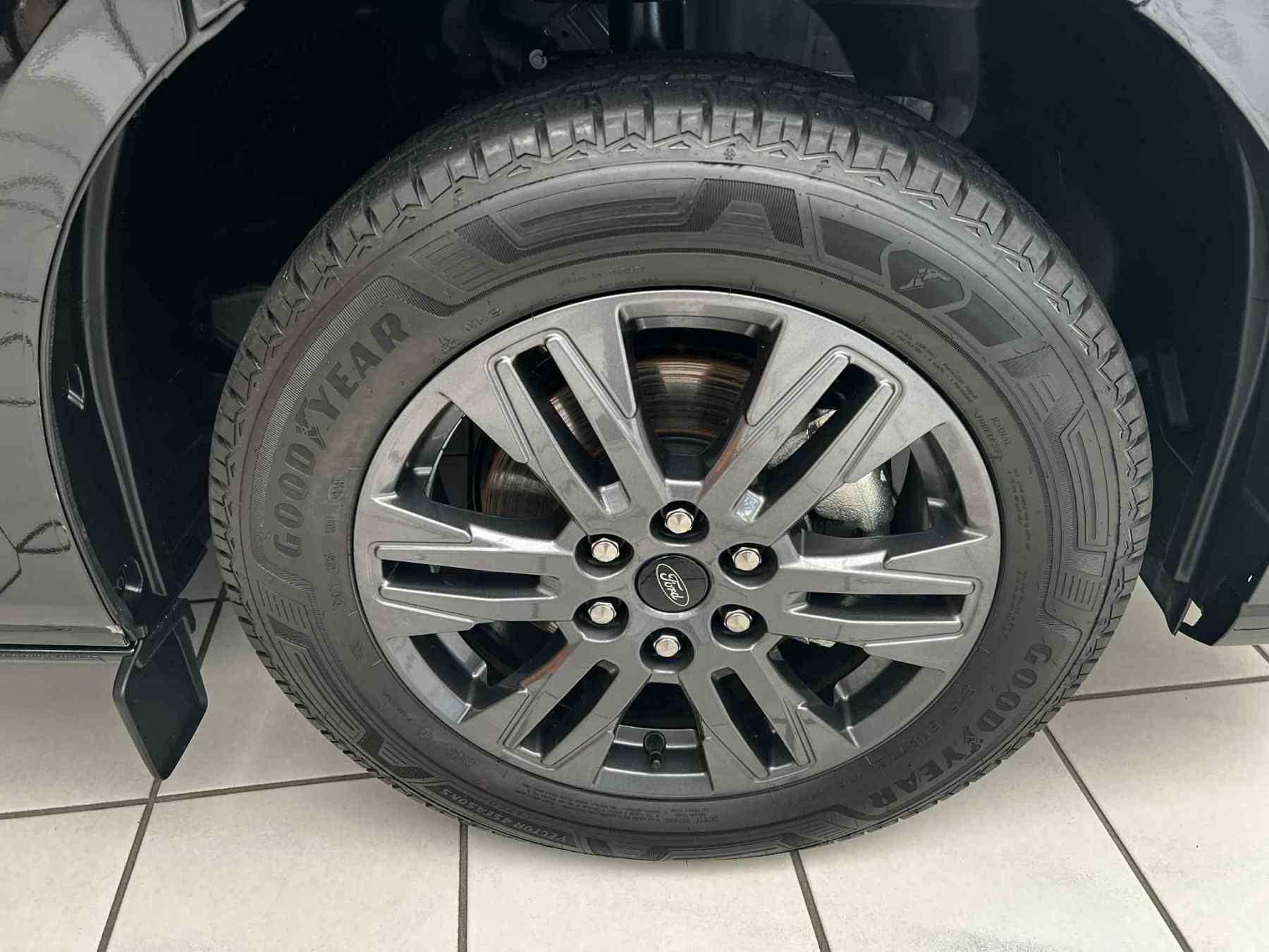 FORD Titanium FORD Titanium