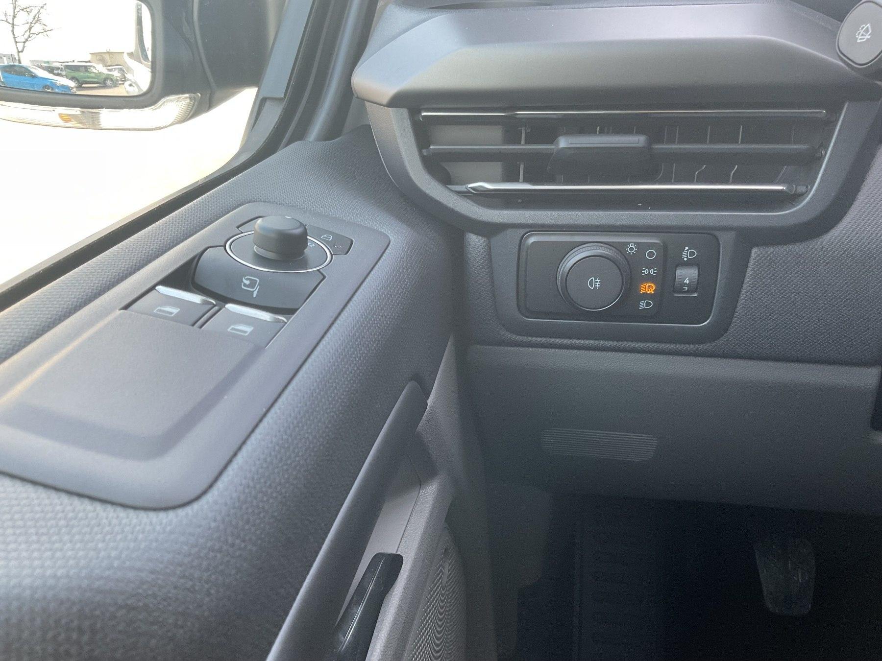 FORD Tourneo Custom Titanium *LED**NAVI*SHZ*Ke FORD Tourneo Custom Titanium *LED**NAVI*SHZ*Ke