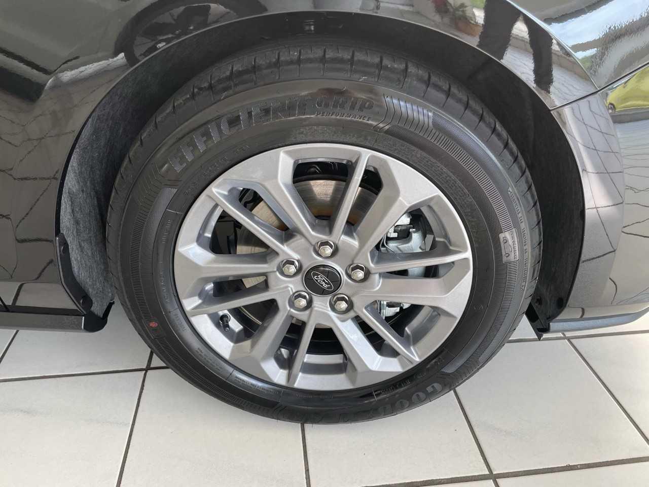 FORD Titanium FORD Titanium