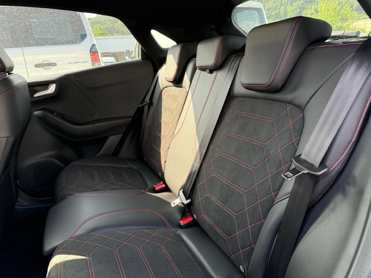 FORD ST-LINE X 1.0T 155PS MHEV Automatik FORD ST-LINE X 1.0T 155PS MHEV Automatik
