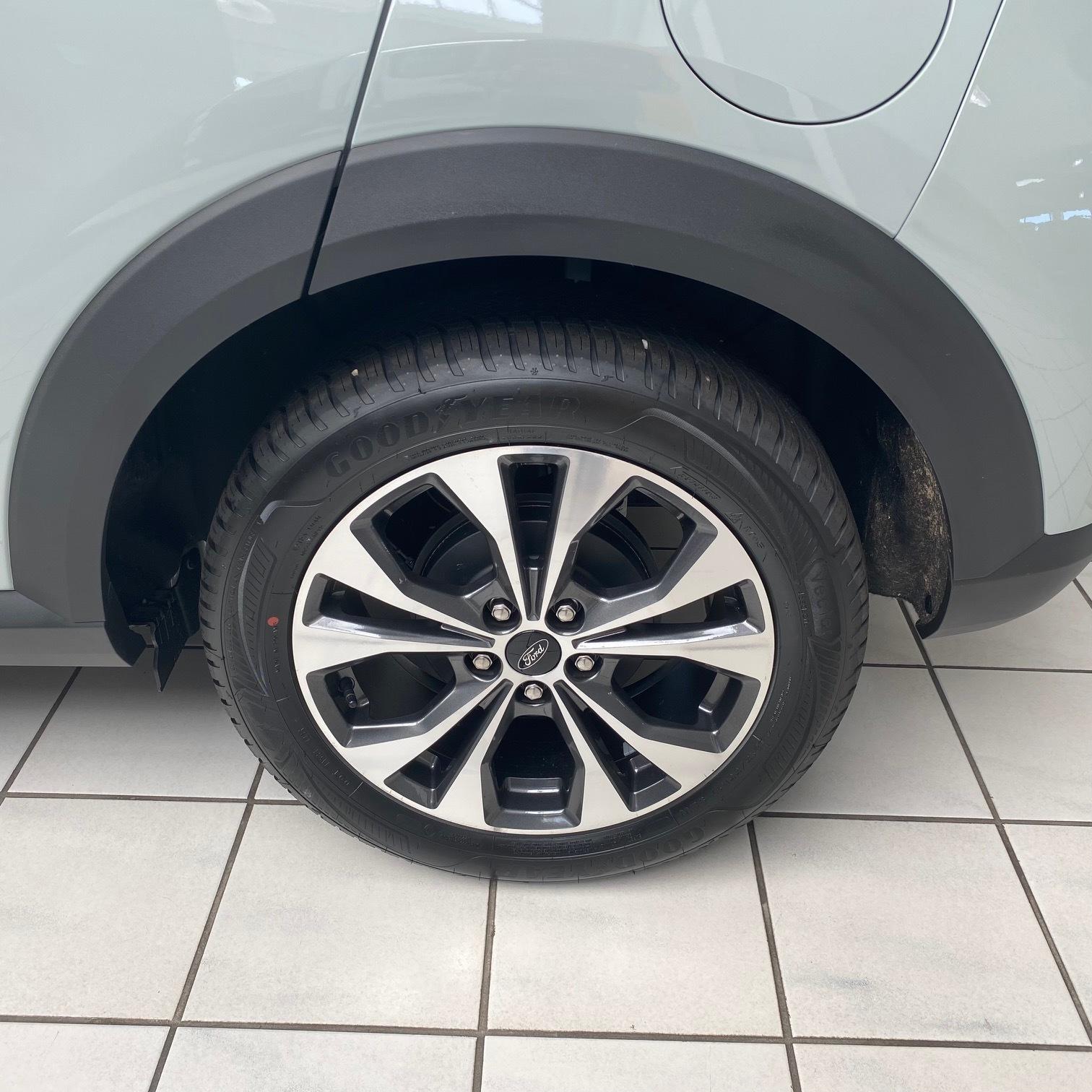 FORD Titanium FORD Titanium