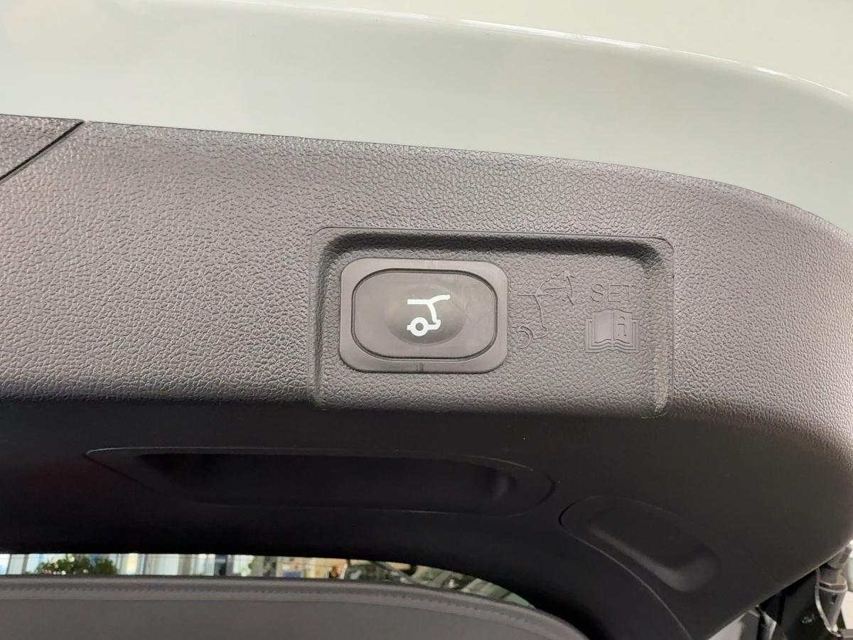 FORD ST-LINE *LED-Matrix* FGS 5 Jahre FORD ST-LINE *LED-Matrix* FGS 5 Jahre