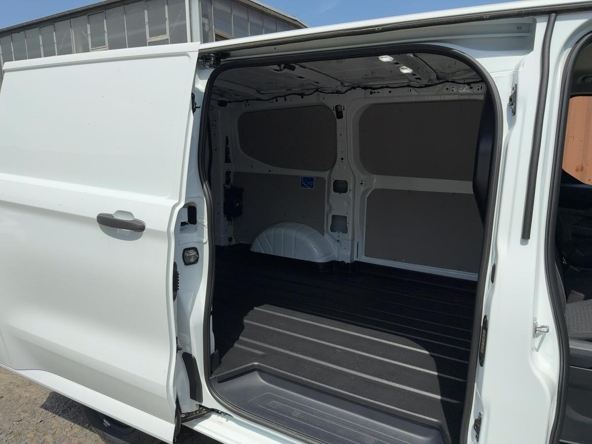 FORD Kastenwagen TREND PHEV 320L1 233PS Automatik FORD Kastenwagen TREND PHEV 320L1 233PS Automatik