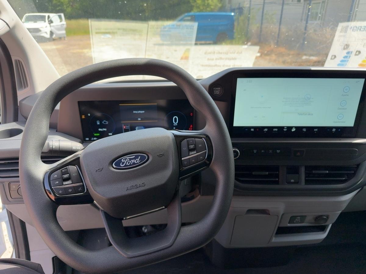 FORD Kastenwagen TREND PHEV 320L1 233PS Automatik FORD Kastenwagen TREND PHEV 320L1 233PS Automatik