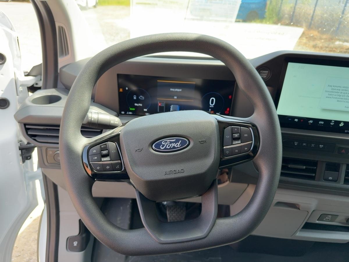 FORD Kastenwagen TREND PHEV 320L1 233PS Automatik FORD Kastenwagen TREND PHEV 320L1 233PS Automatik