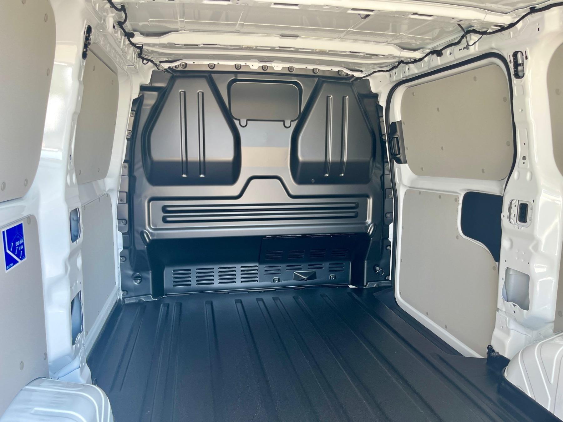 FORD 2.5 Duratec PHEV 320 L1 Trend FORD 2.5 Duratec PHEV 320 L1 Trend