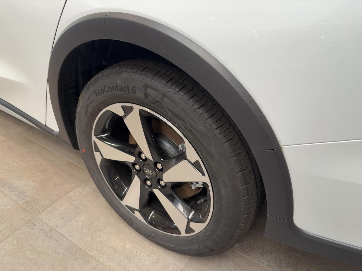 FORD Turnier Active X Hybrid 7-Gang FORD Turnier Active X Hybrid 7-Gang