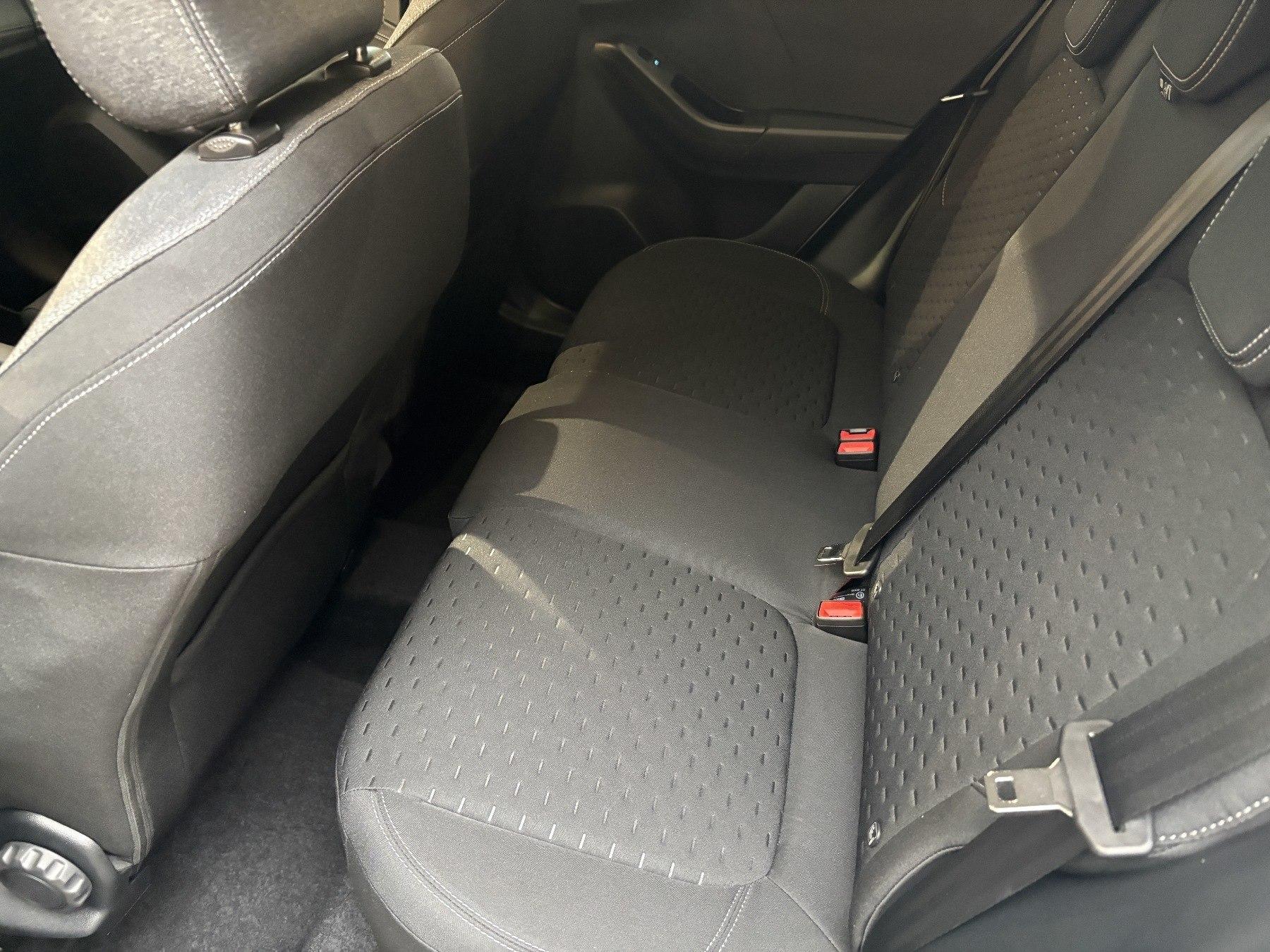 FORD Titanium 7-Gang-PowerShift FORD Titanium 7-Gang-PowerShift