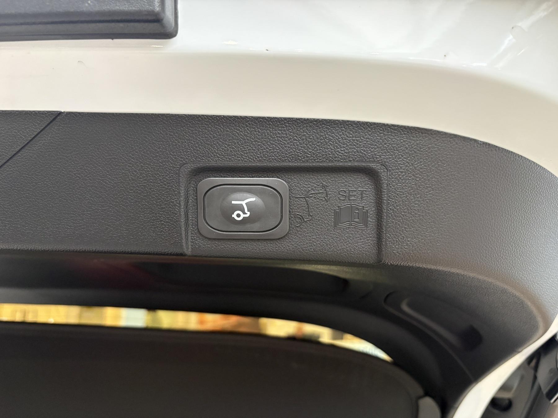 FORD Titanium 7-Gang-PowerShift FORD Titanium 7-Gang-PowerShift