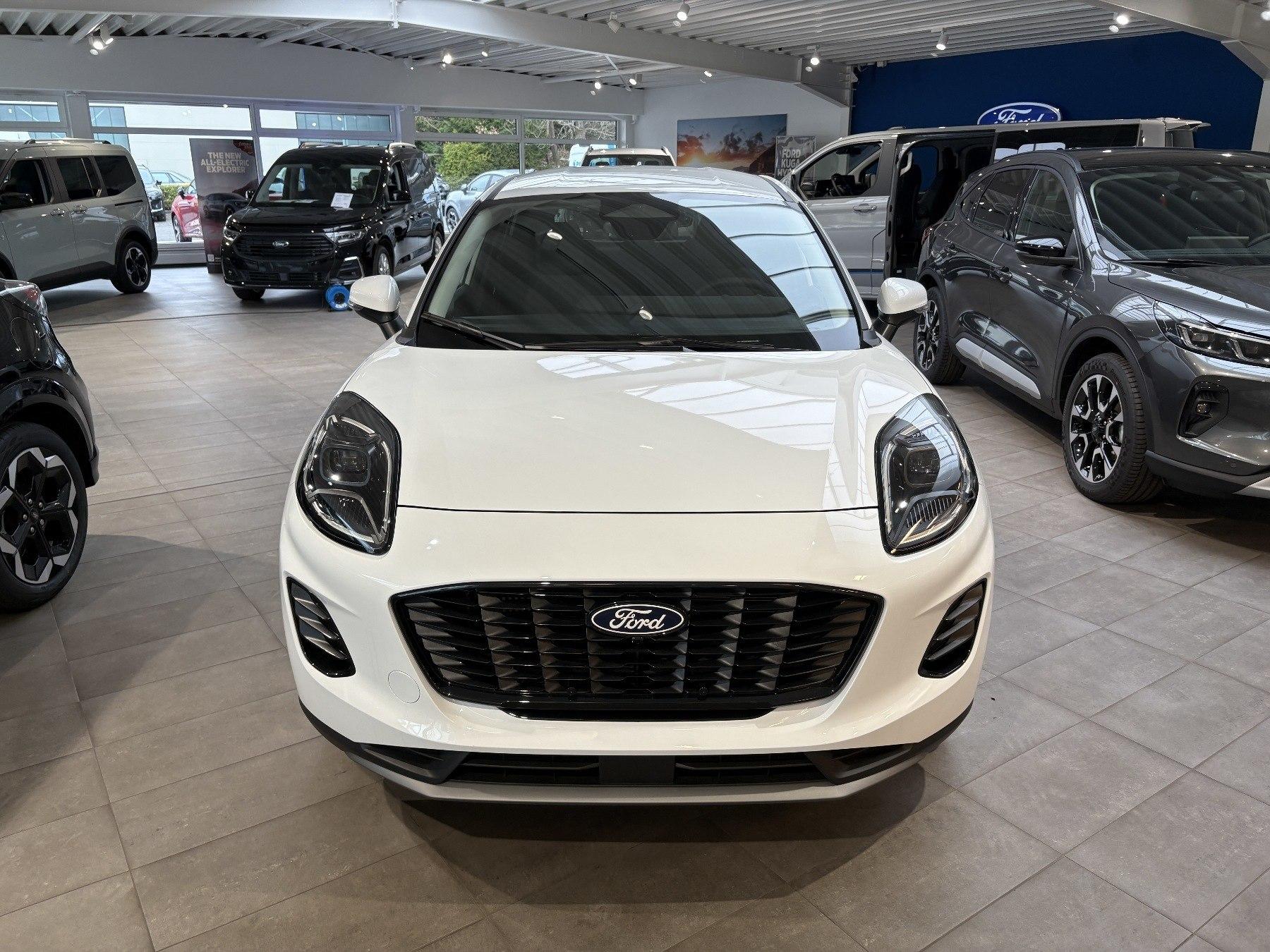 FORD Titanium 7-Gang-PowerShift FORD Titanium 7-Gang-PowerShift