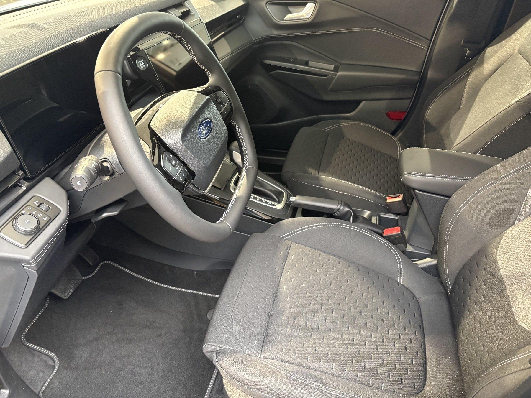 FORD Titanium 7-Gang-PowerShift FORD Titanium 7-Gang-PowerShift