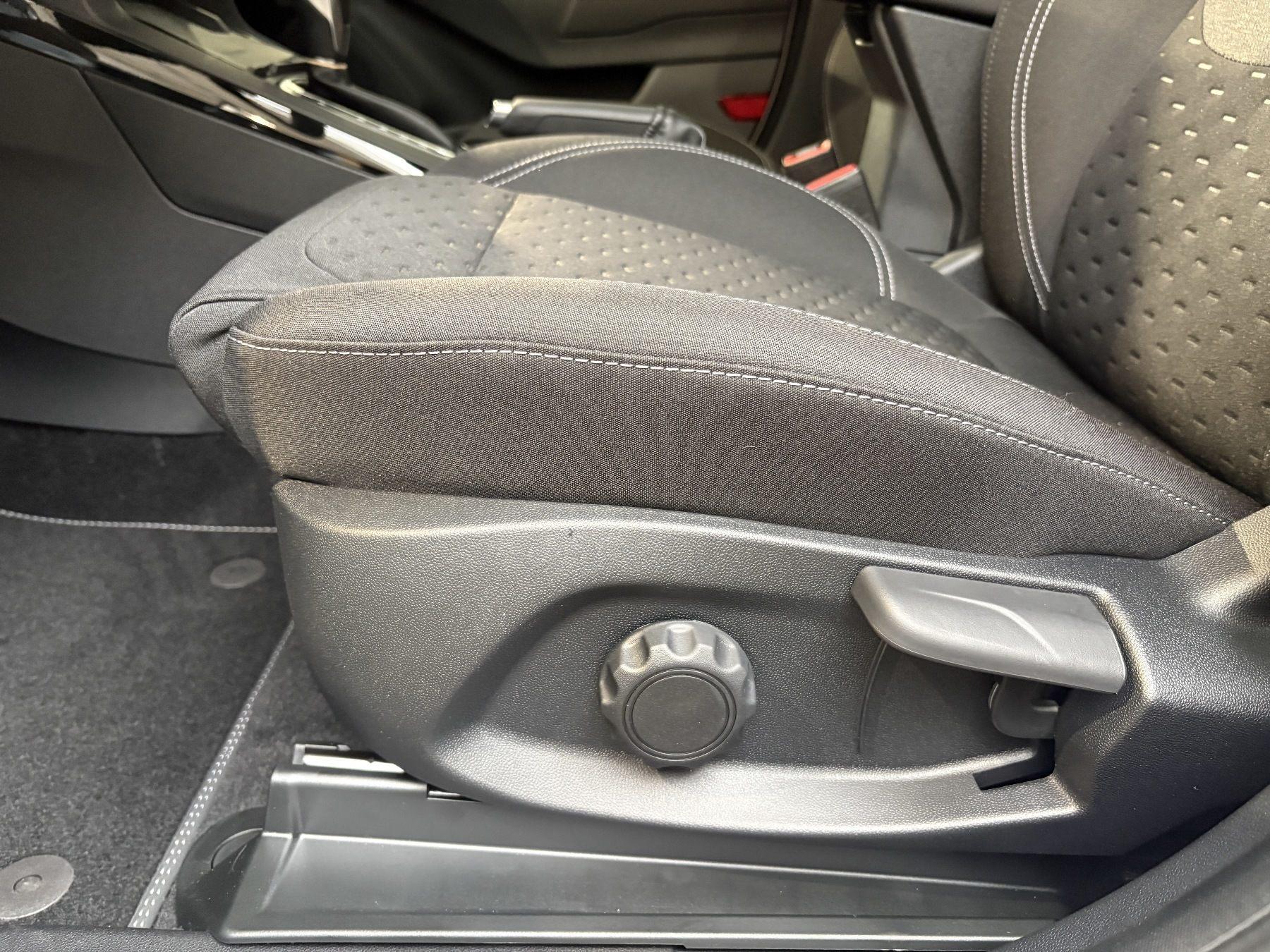 FORD Titanium 7-Gang-PowerShift FORD Titanium 7-Gang-PowerShift