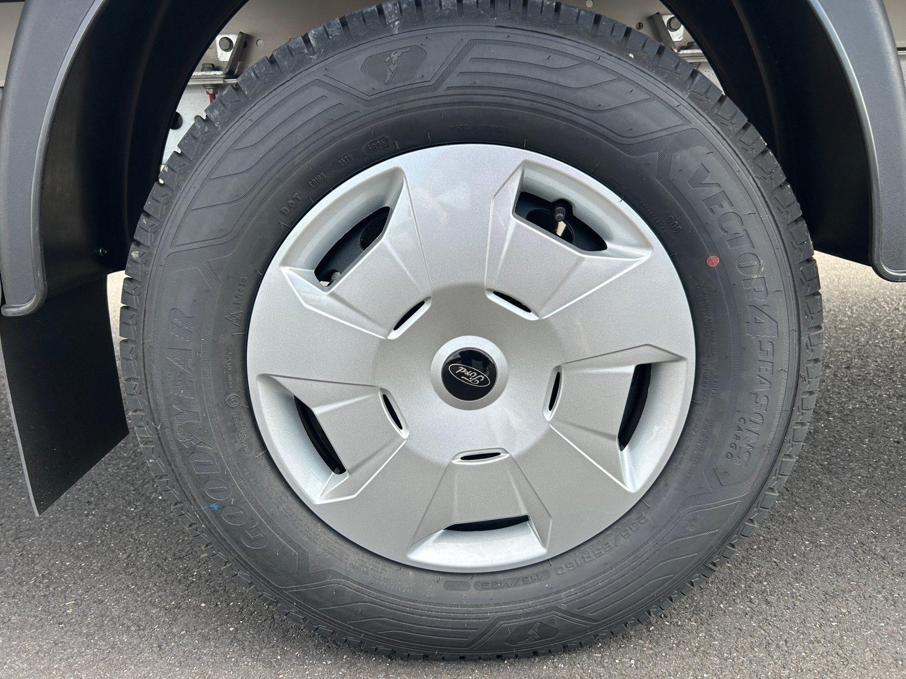 FORD Koffer Trend 350L4 2.0 L 165PS FWD FORD Koffer Trend 350L4 2.0 L 165PS FWD