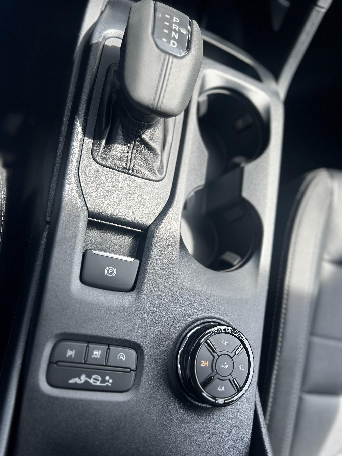 FORD 3.0 Ecoblue Limited 4x4 Doppelkabine B&O FORD 3.0 Ecoblue Limited 4x4 Doppelkabine B&O