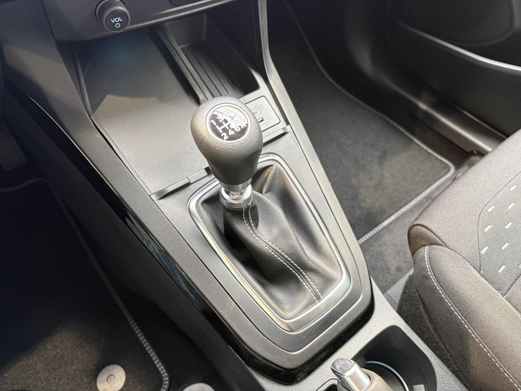 FORD Titanium Hybrid 6-Gang FORD Titanium Hybrid 6-Gang