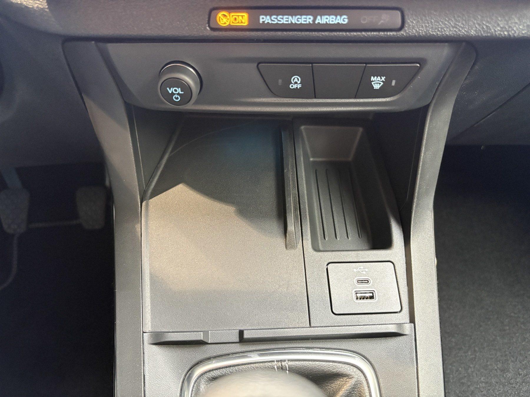 FORD Titanium Hybrid 6-Gang FORD Titanium Hybrid 6-Gang