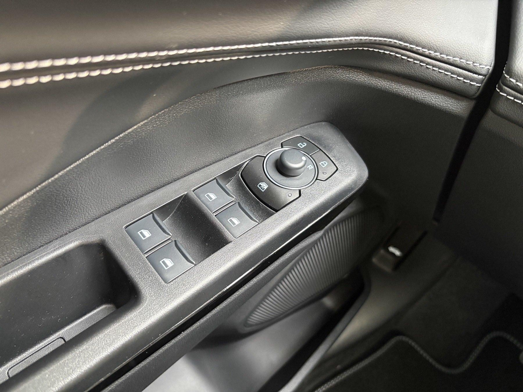 FORD Titanium Hybrid 6-Gang FORD Titanium Hybrid 6-Gang