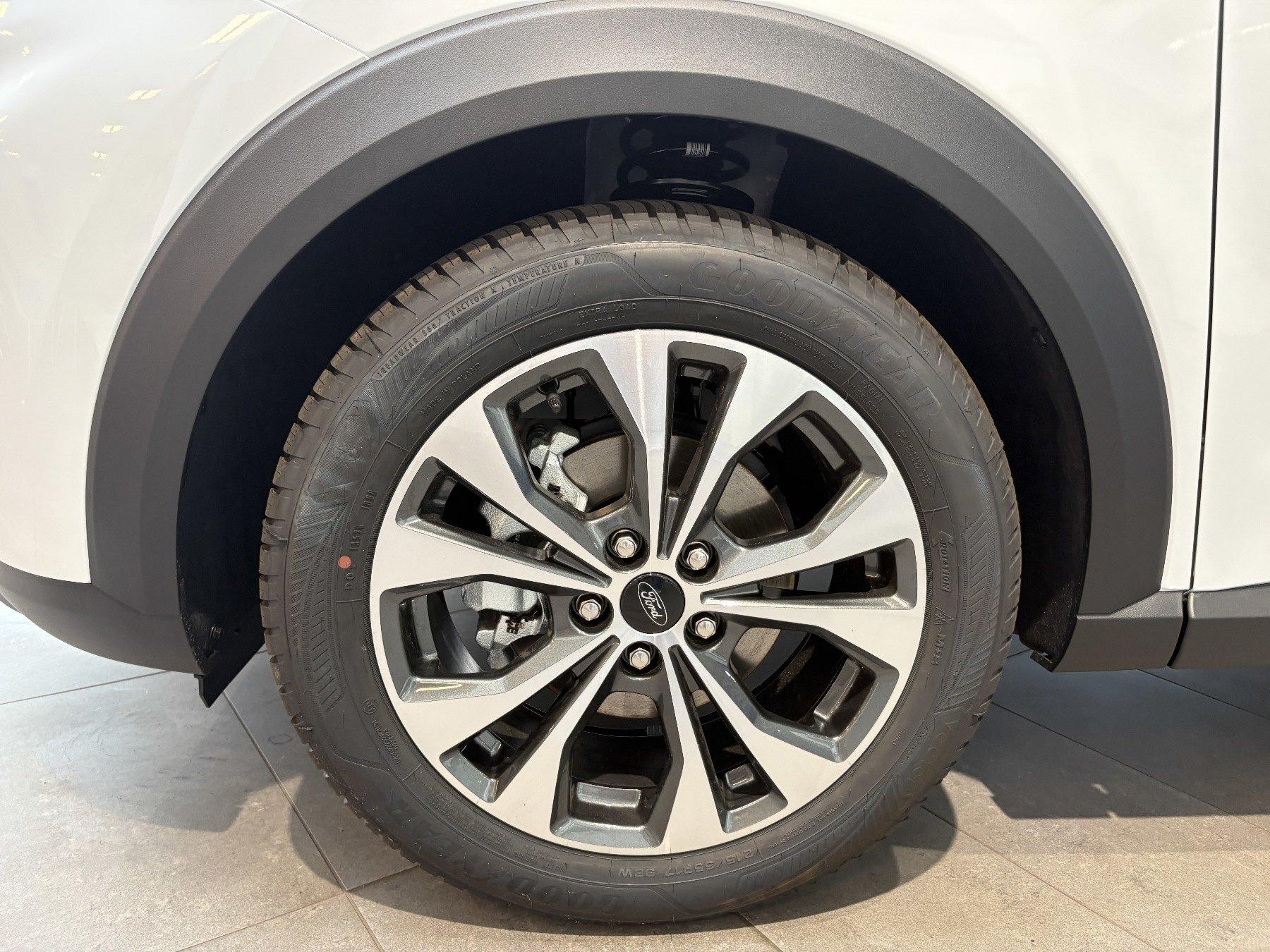 FORD Titanium Hybrid 6-Gang FORD Titanium Hybrid 6-Gang