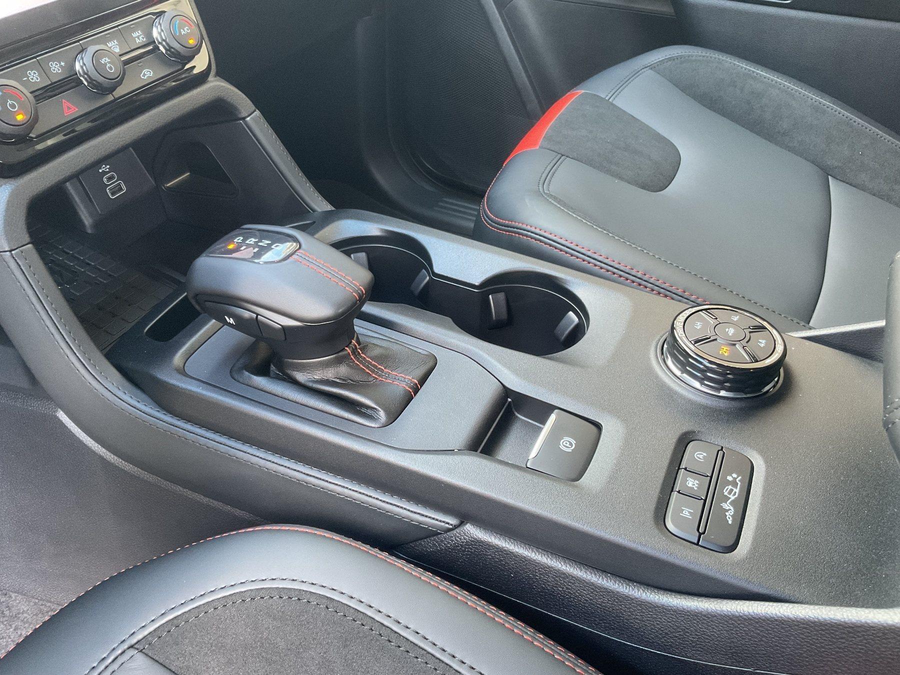 FORD Doppelkabine V6 e-4WD *Raptor-Paket* FORD Doppelkabine V6 e-4WD *Raptor-Paket*