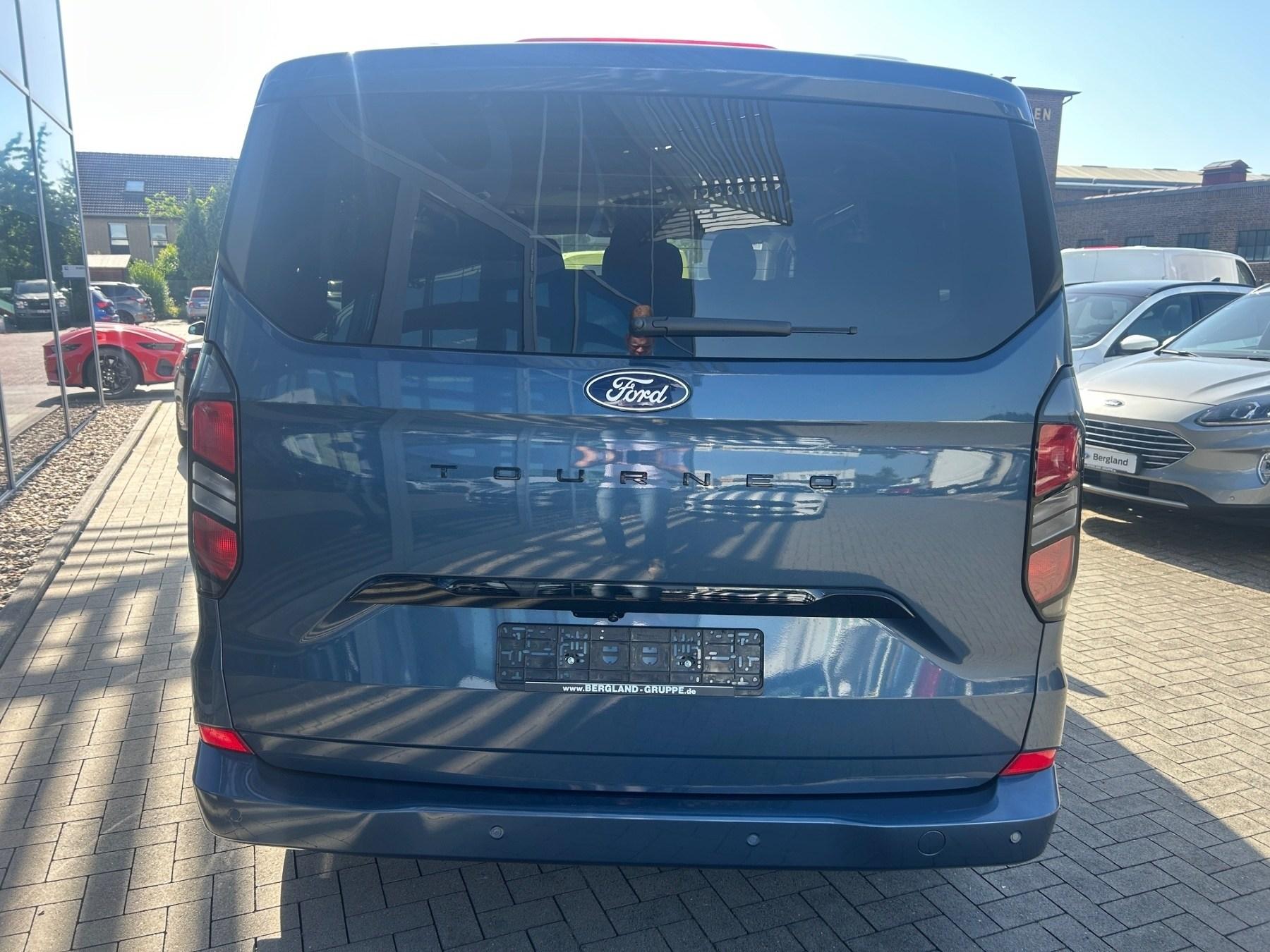 FORD Custom 2.0 EcoBlue 320 L2 Titanium FWD FORD Custom 2.0 EcoBlue 320 L2 Titanium FWD