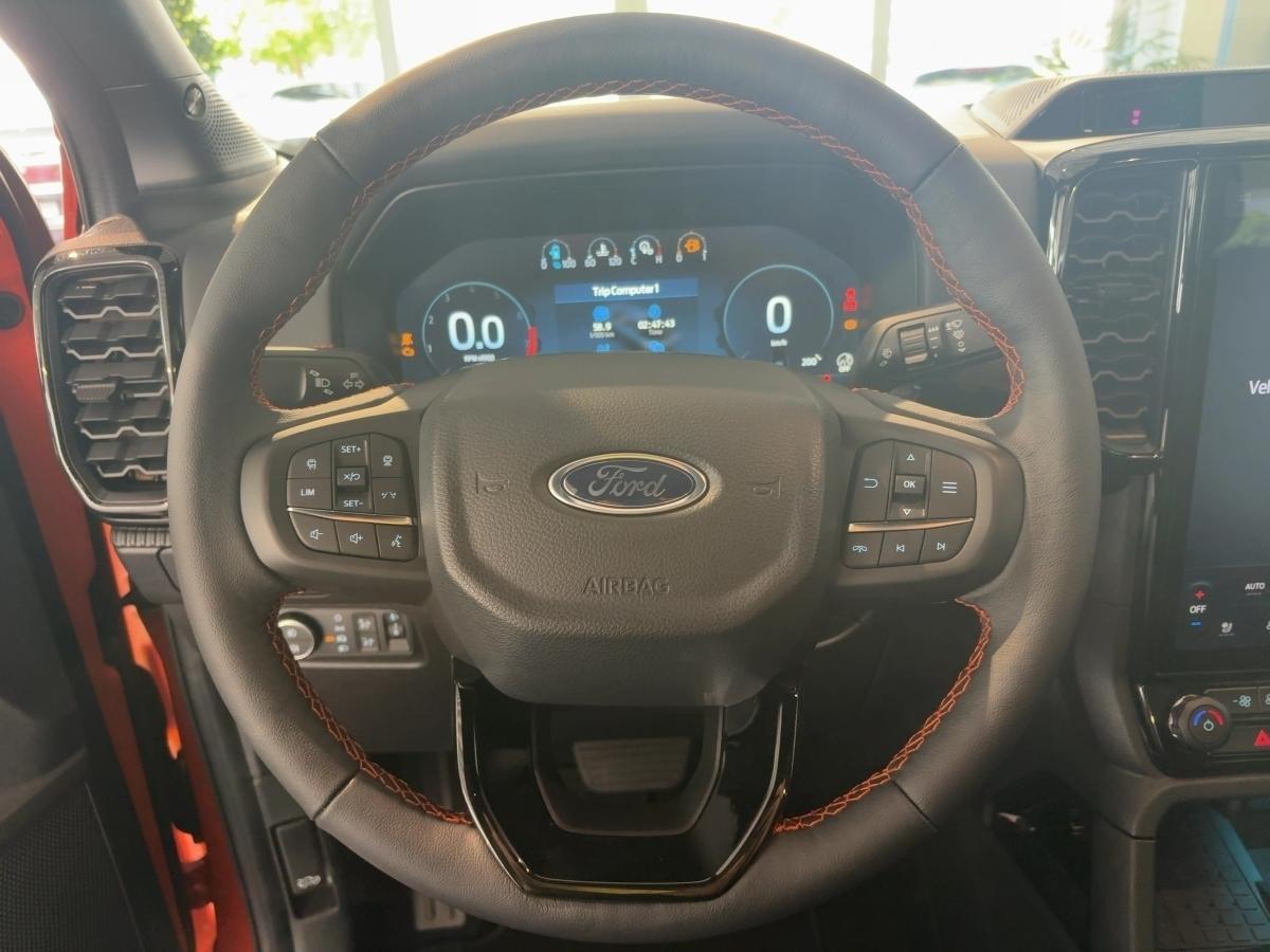 FORD Wildtrak DoKa. 281PS PHEV AWD FORD Wildtrak DoKa. 281PS PHEV AWD
