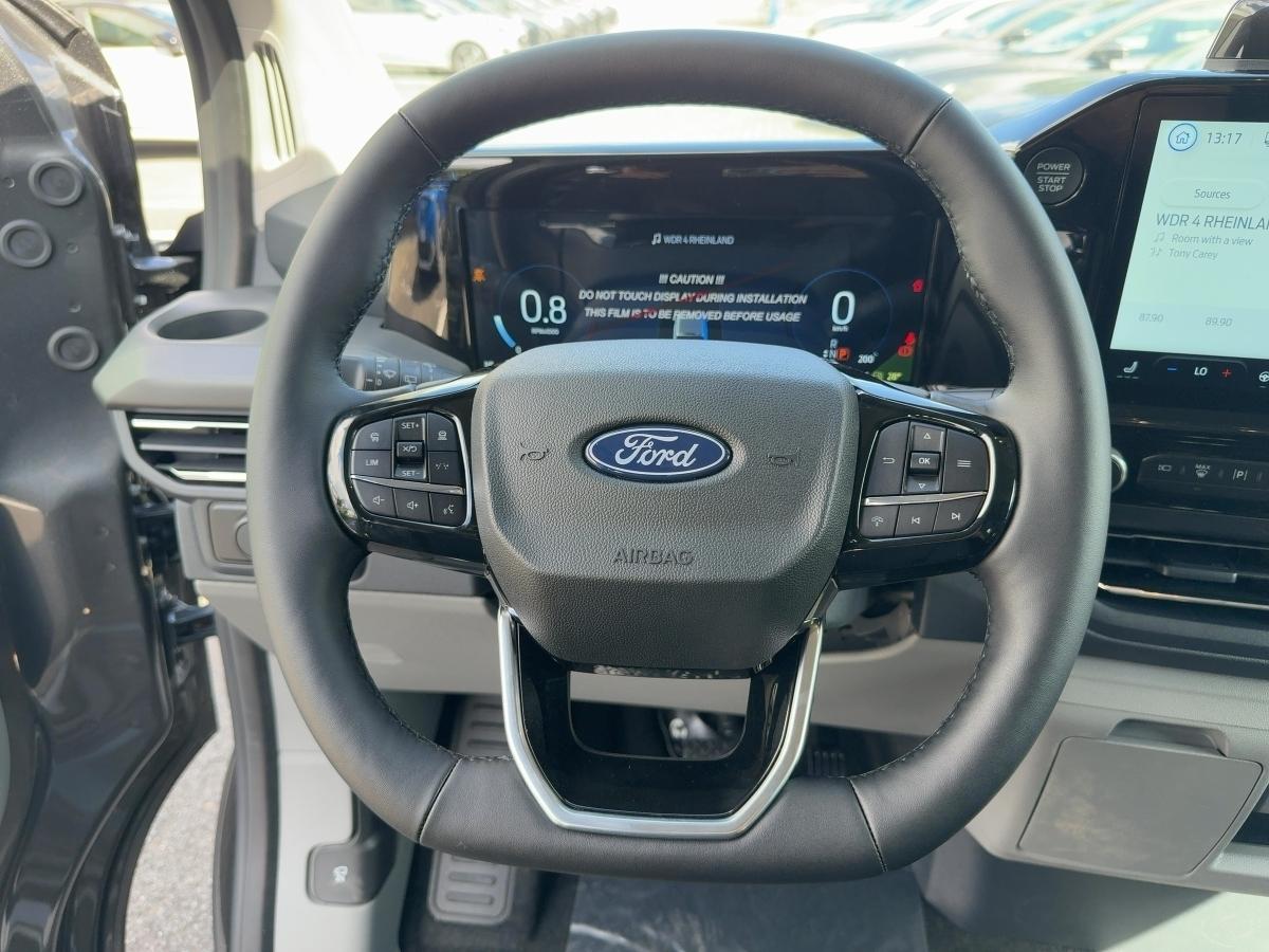 FORD BUS 320S TITANIUM 136PS FWD FORD BUS 320S TITANIUM 136PS FWD