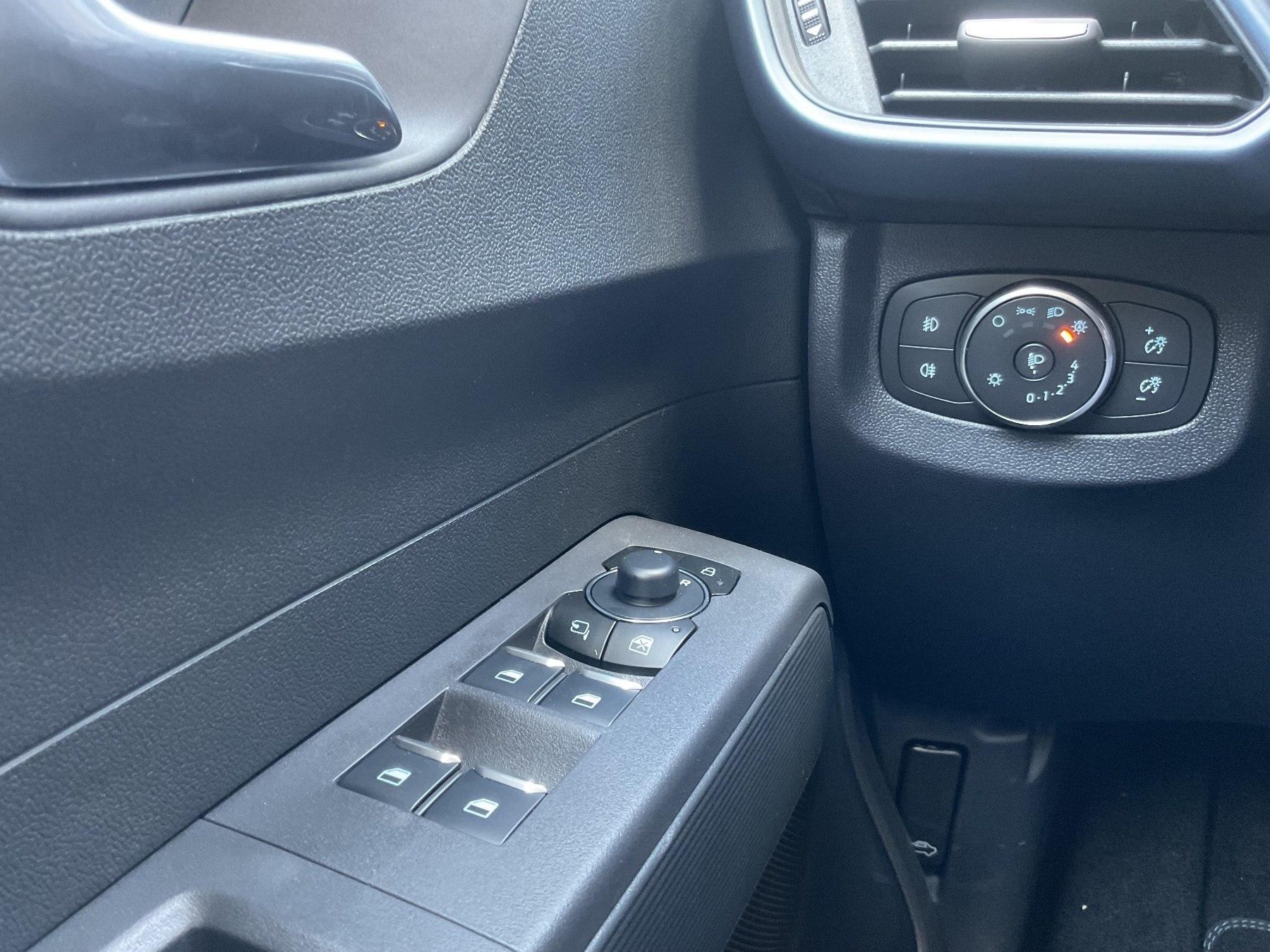FORD Active *iACC*SHZ*NAVI*Ke*BLIS*LM*RLS* FORD Active *iACC*SHZ*NAVI*Ke*BLIS*LM*RLS*