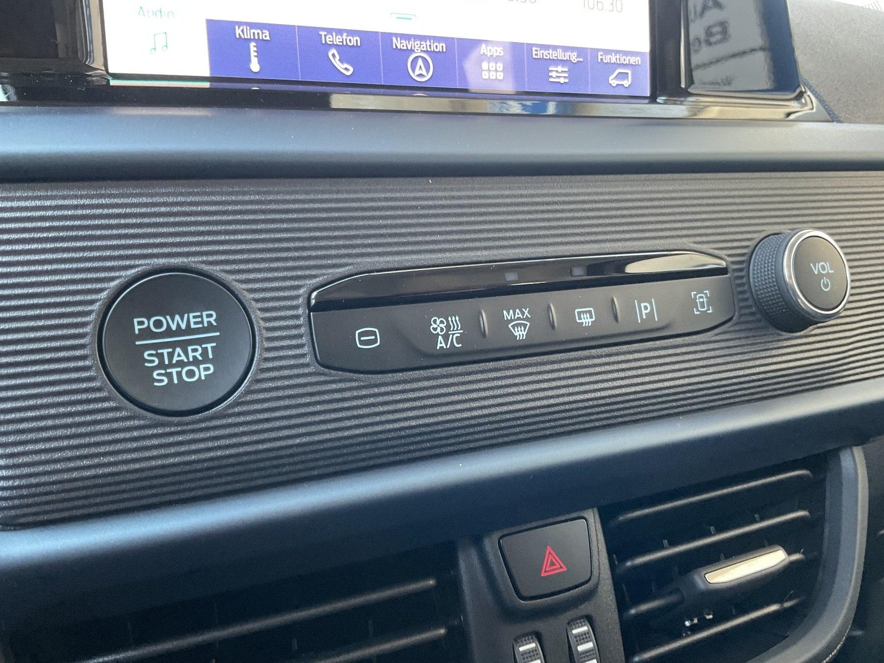 FORD Active *iACC*SHZ*NAVI*Ke*BLIS*LM*RLS* FORD Active *iACC*SHZ*NAVI*Ke*BLIS*LM*RLS*