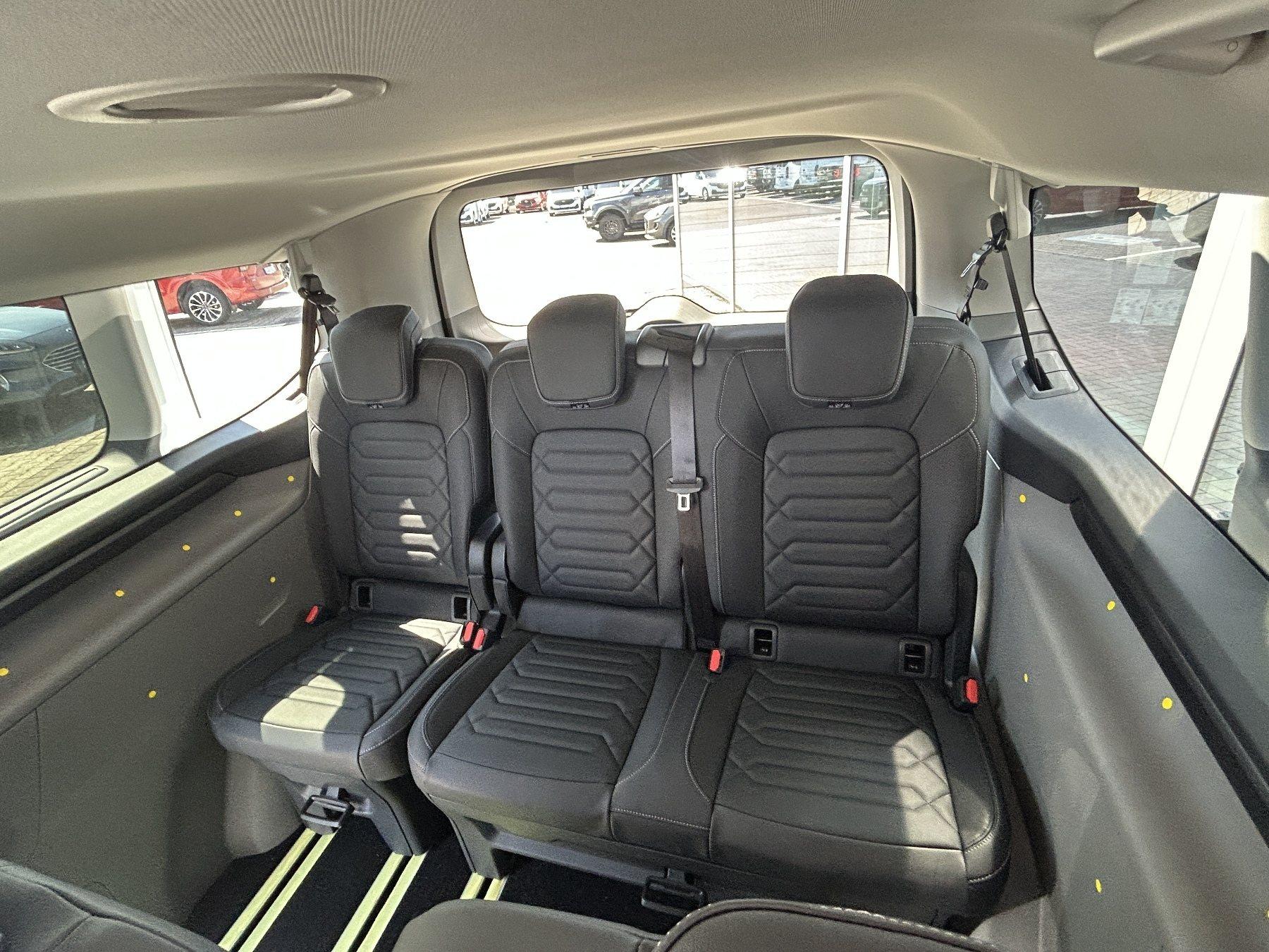 FORD Titanium 340 227PS L2 2.5 Duratec PHEV FORD Titanium 340 227PS L2 2.5 Duratec PHEV