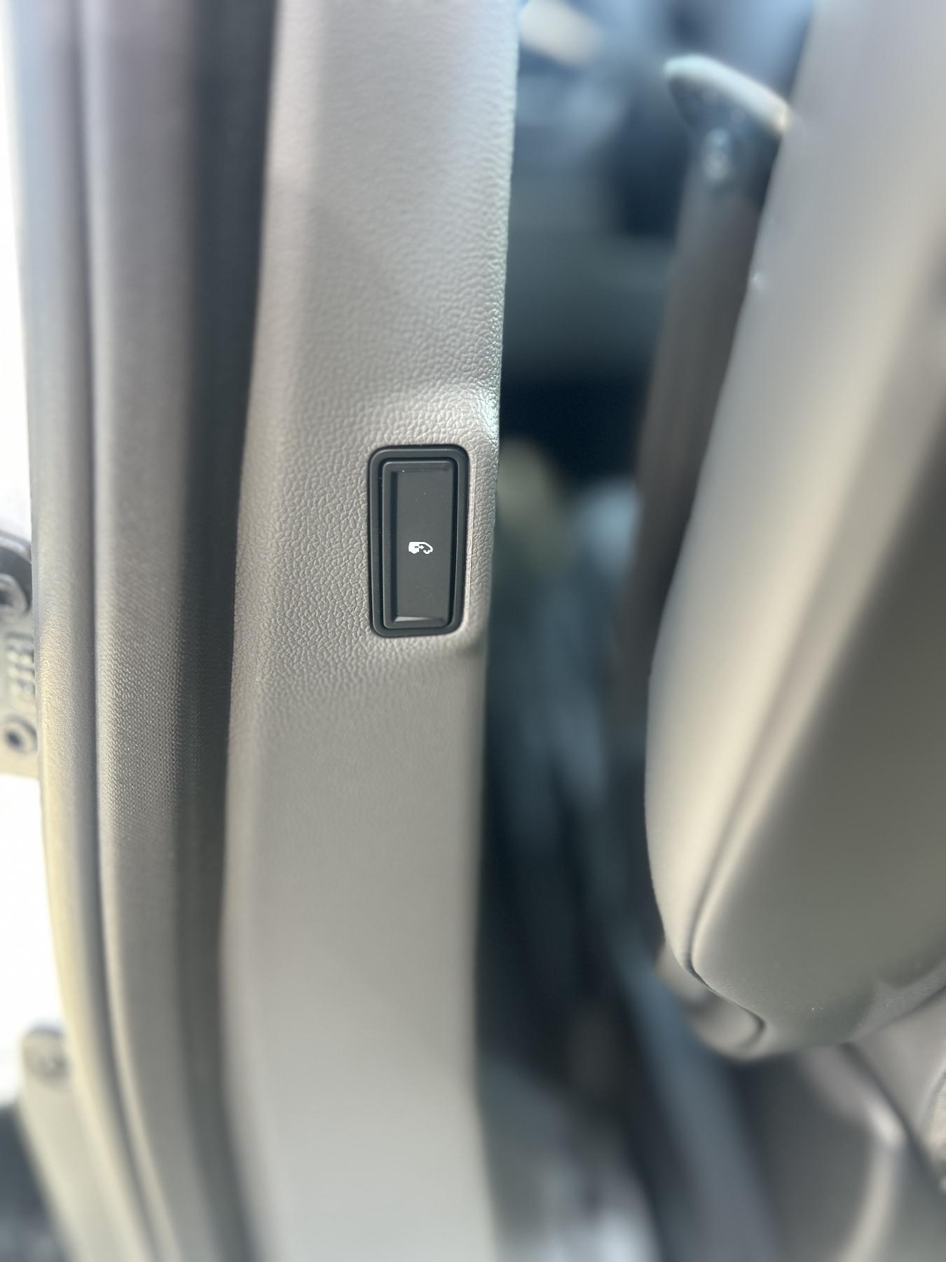 FORD Titanium 340 227PS L2 2.5 Duratec PHEV FORD Titanium 340 227PS L2 2.5 Duratec PHEV