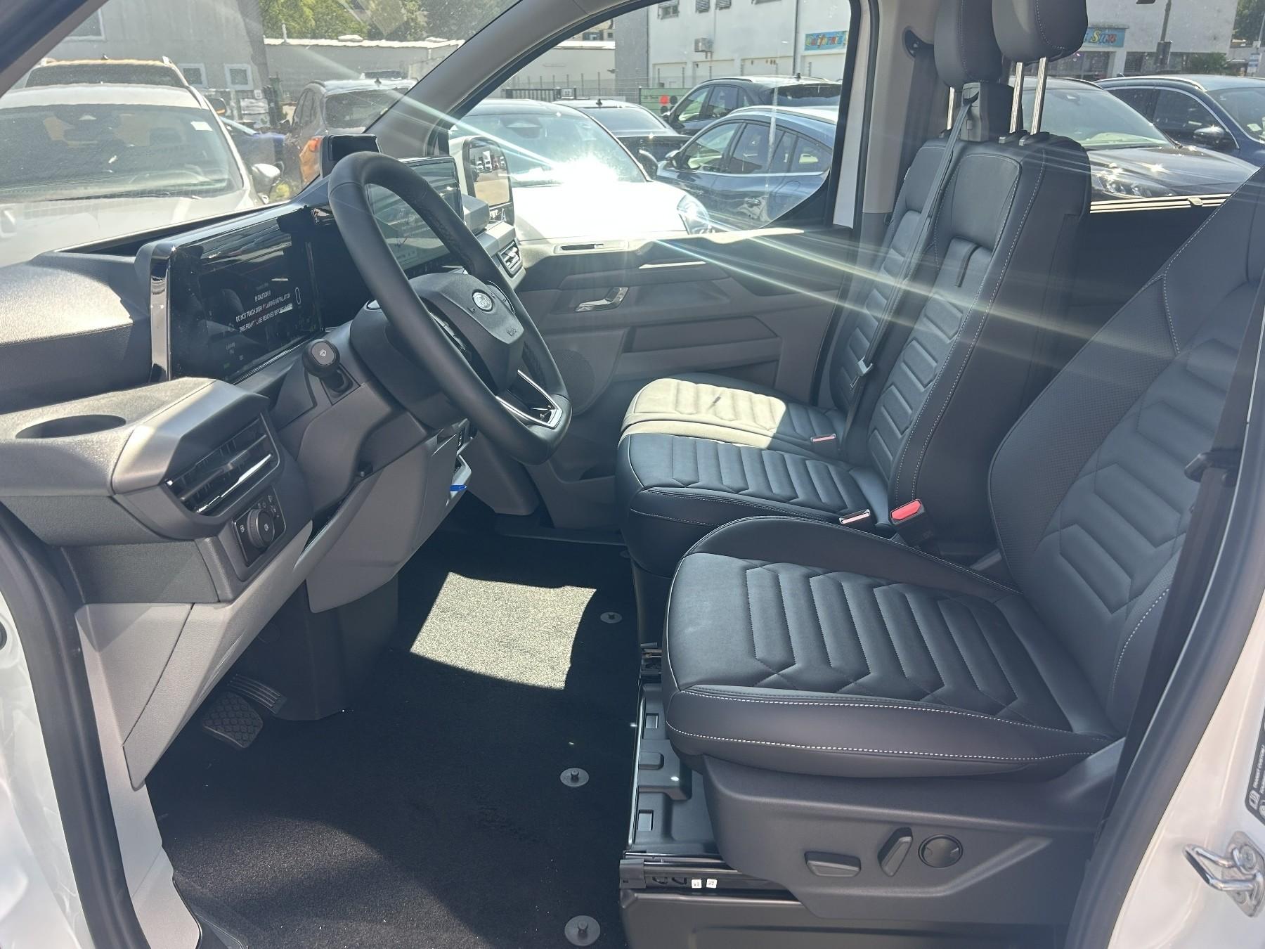 FORD Titanium 340 227PS L2 2.5 Duratec PHEV FORD Titanium 340 227PS L2 2.5 Duratec PHEV
