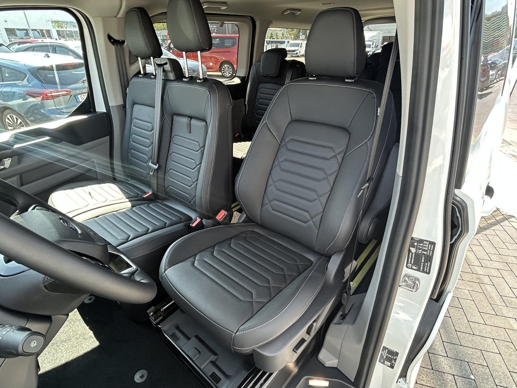 FORD Titanium 340 227PS L2 2.5 Duratec PHEV FORD Titanium 340 227PS L2 2.5 Duratec PHEV