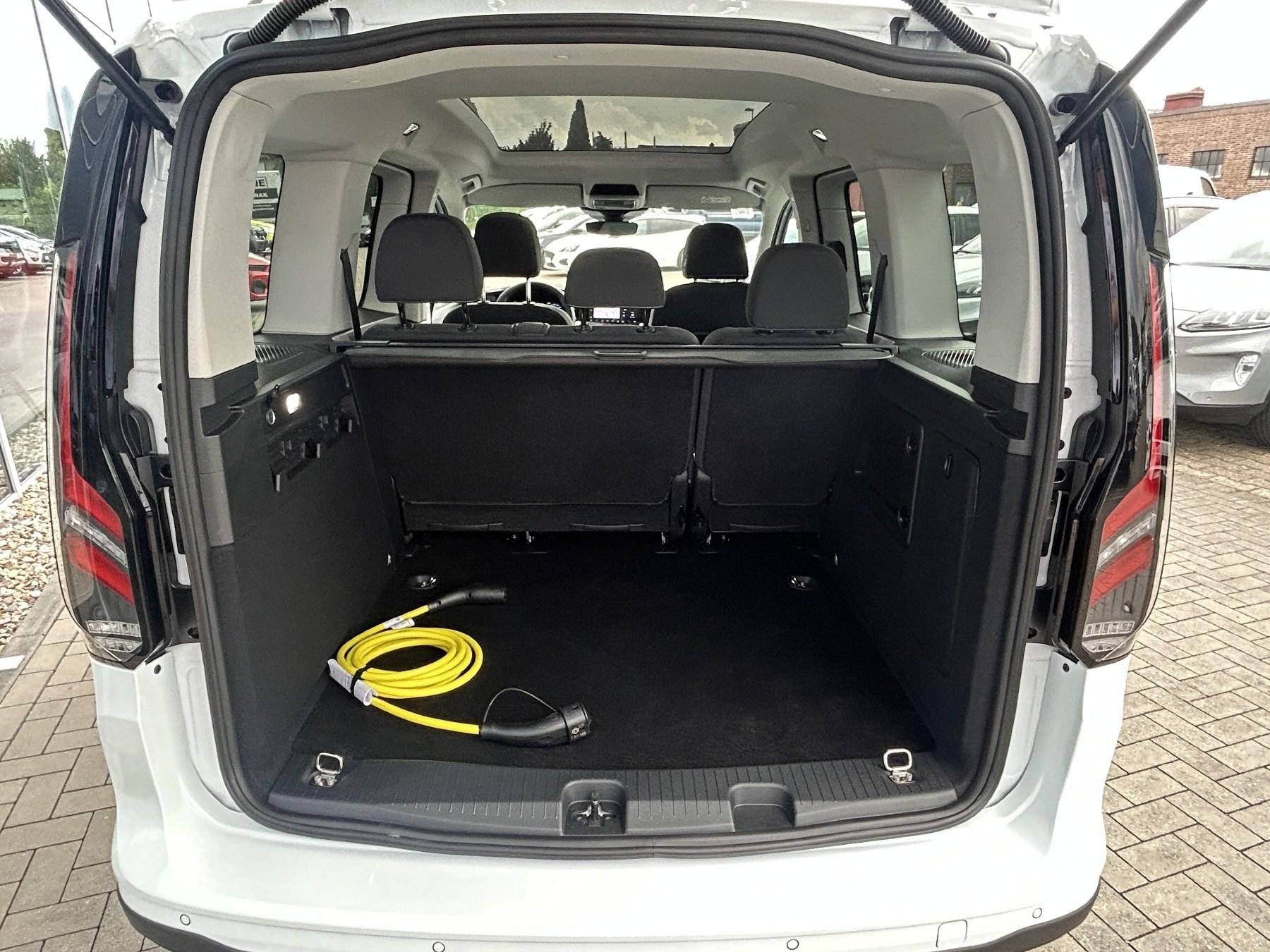 FORD Connect PHEV Active FORD Connect PHEV Active