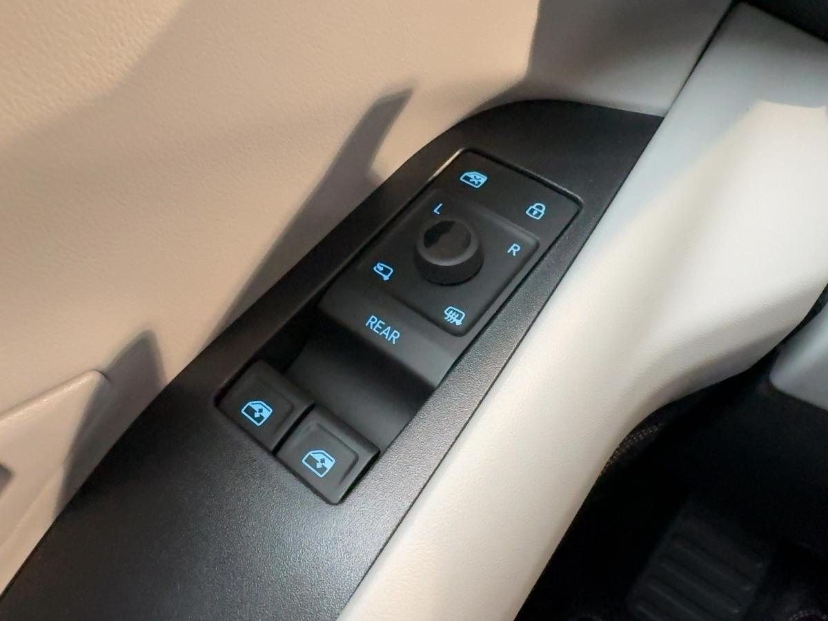 FORD Premium RWD FORD Premium RWD