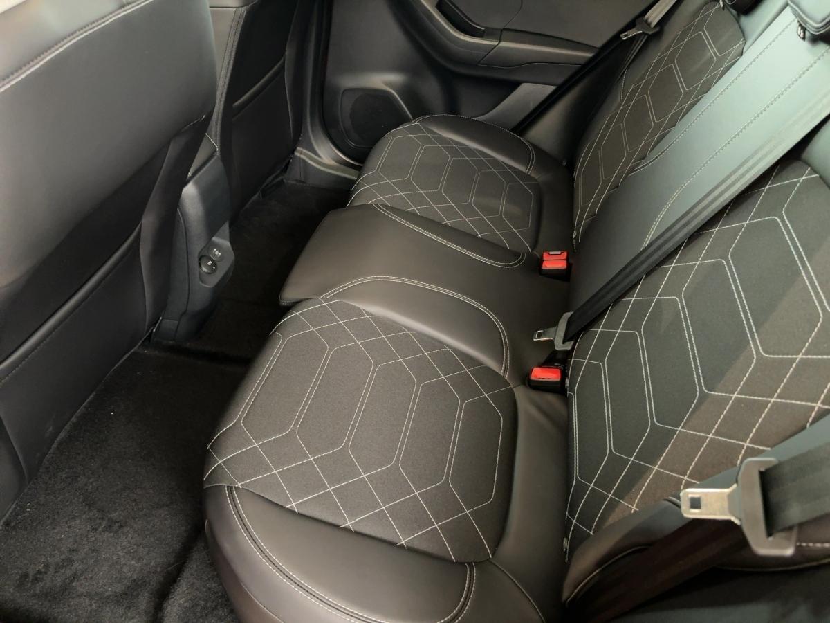 FORD 46,8 kWh Premium FORD 46,8 kWh Premium