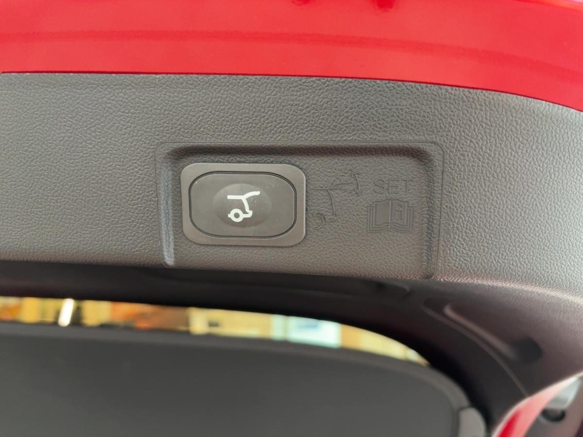 FORD 46,8 kWh Premium FORD 46,8 kWh Premium