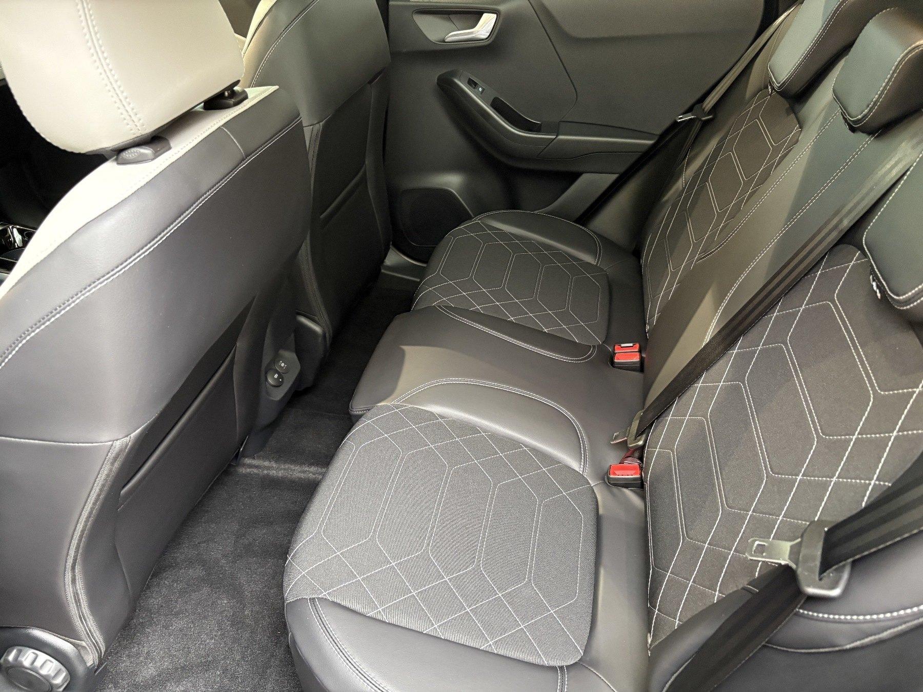 FORD 46,8 kWh Premium FORD 46,8 kWh Premium