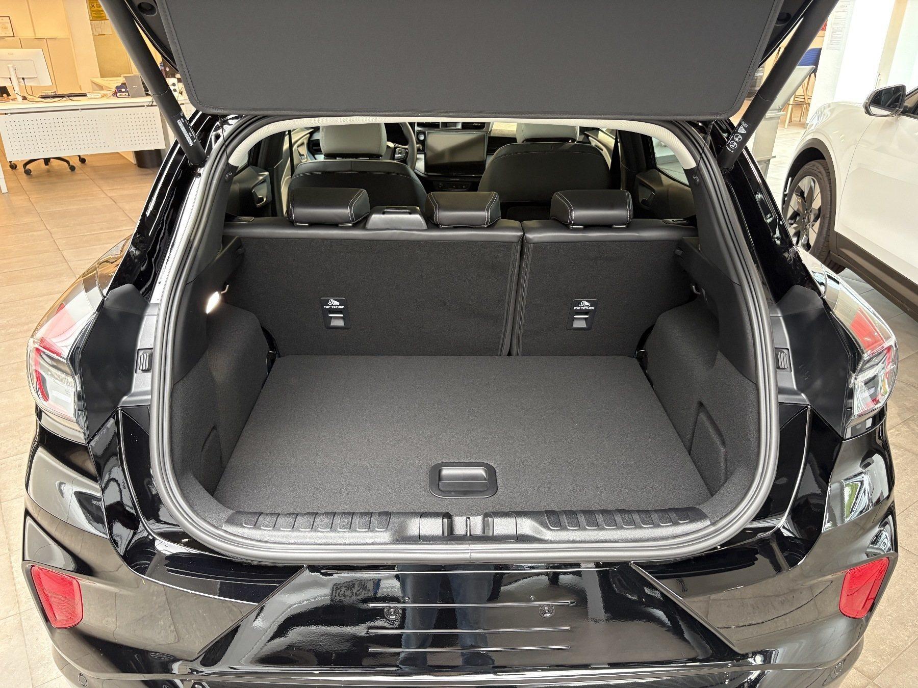 FORD 46,8 kWh Premium FORD 46,8 kWh Premium