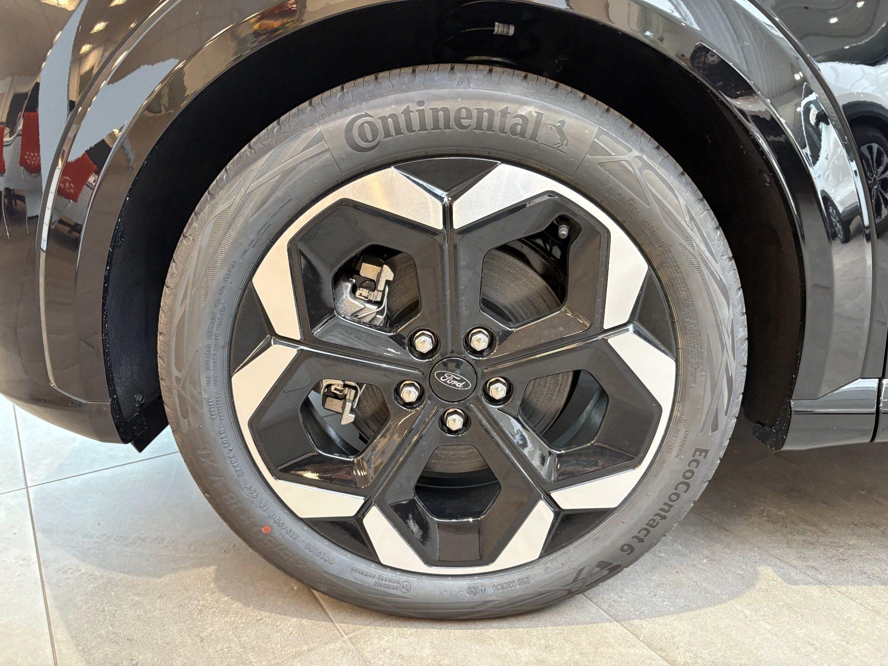 FORD 46,8 kWh Premium FORD 46,8 kWh Premium