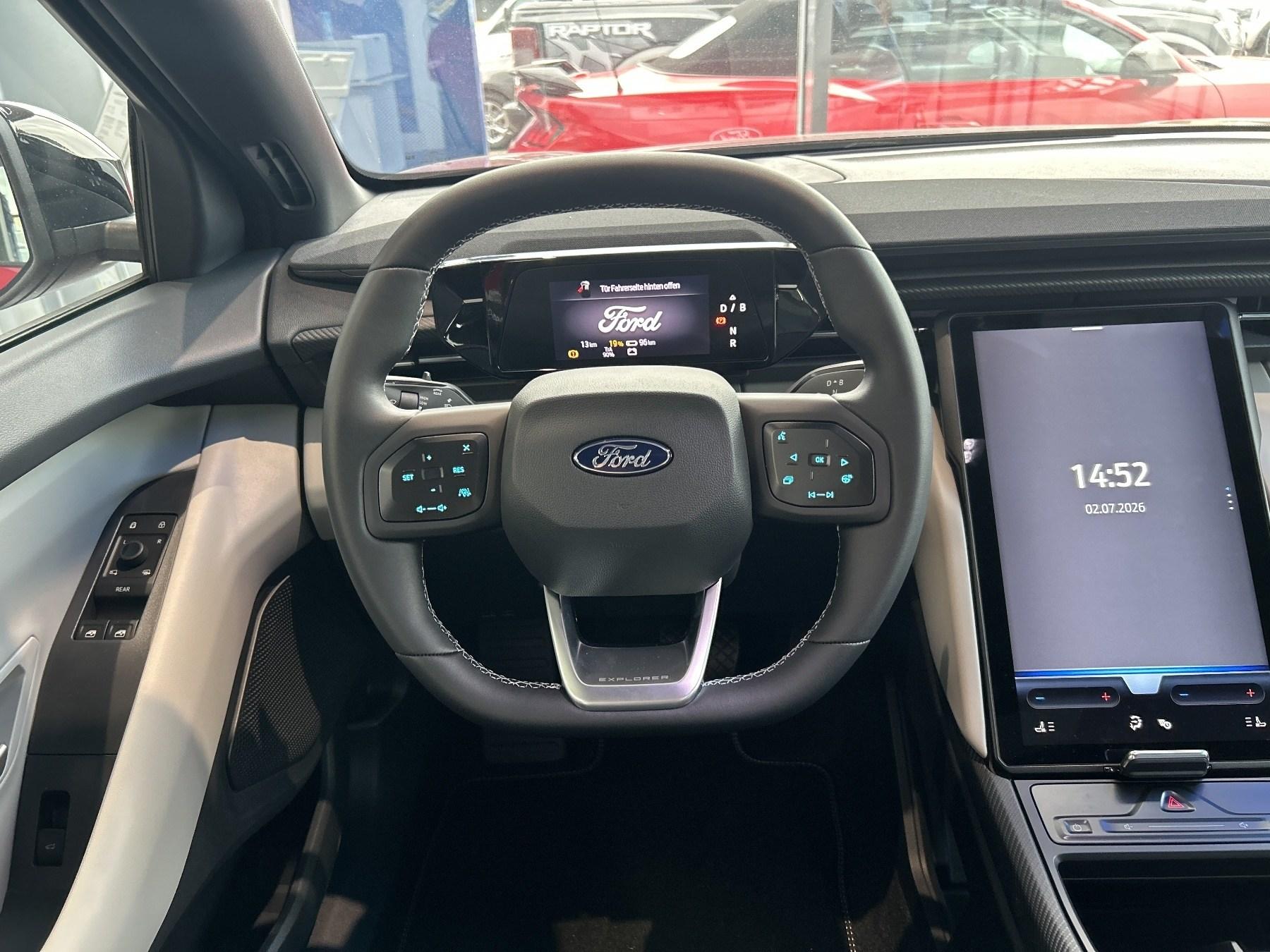 FORD Premium RWD/ FORD Premium RWD/