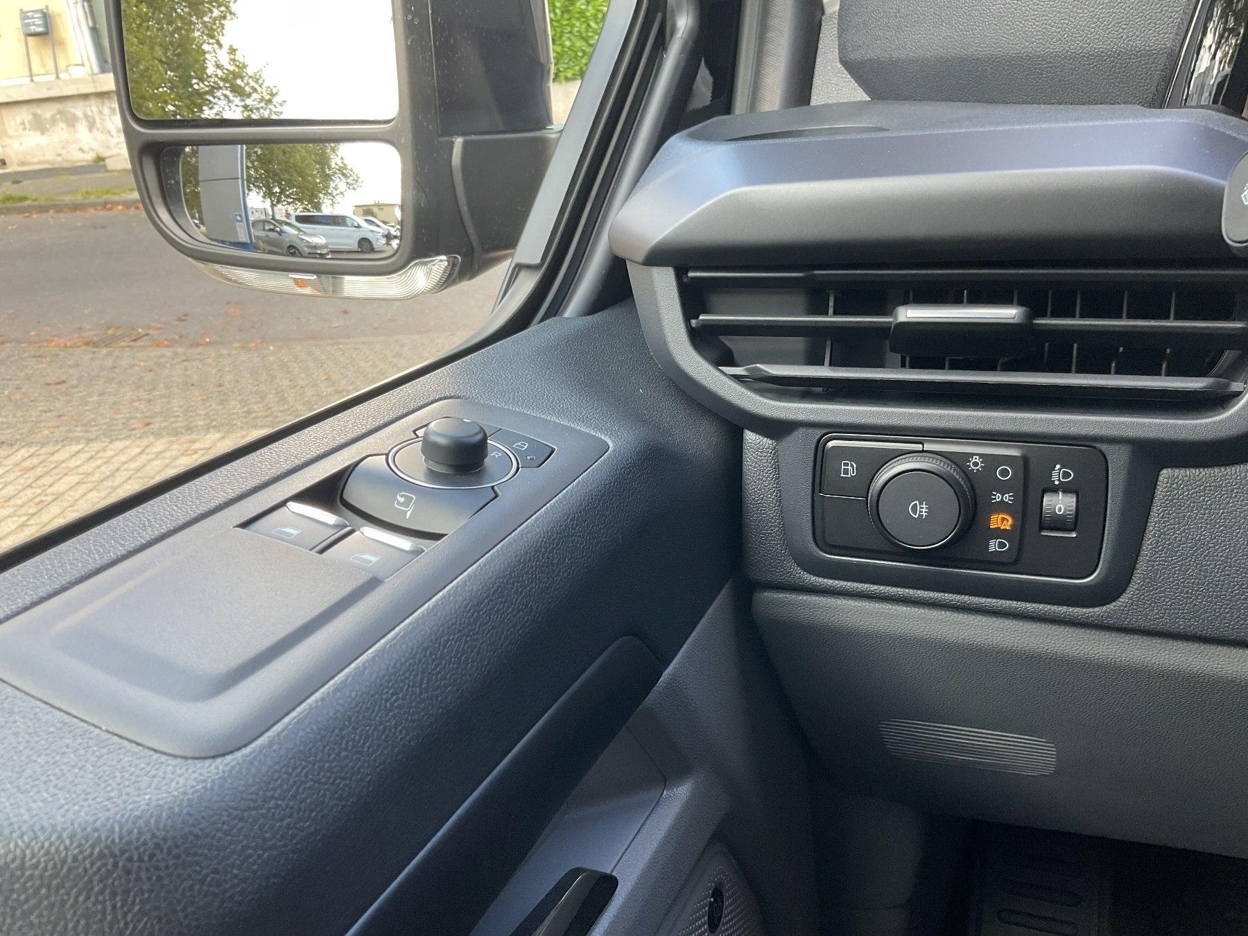 FORD Titanium X PHEV 340 L1 *Anhängevor.* FORD Titanium X PHEV 340 L1 *Anhängevor.*