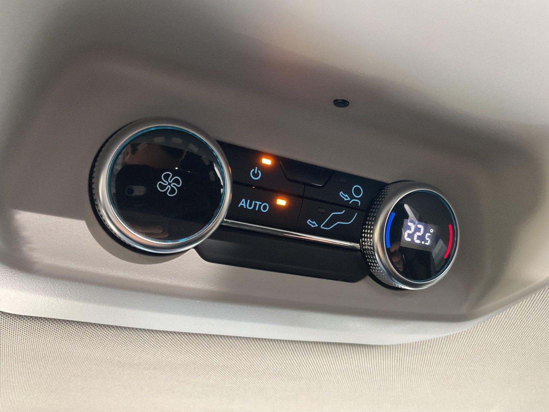 FORD Titanium X PHEV 340 L1 *Anhängevor.* FORD Titanium X PHEV 340 L1 *Anhängevor.*