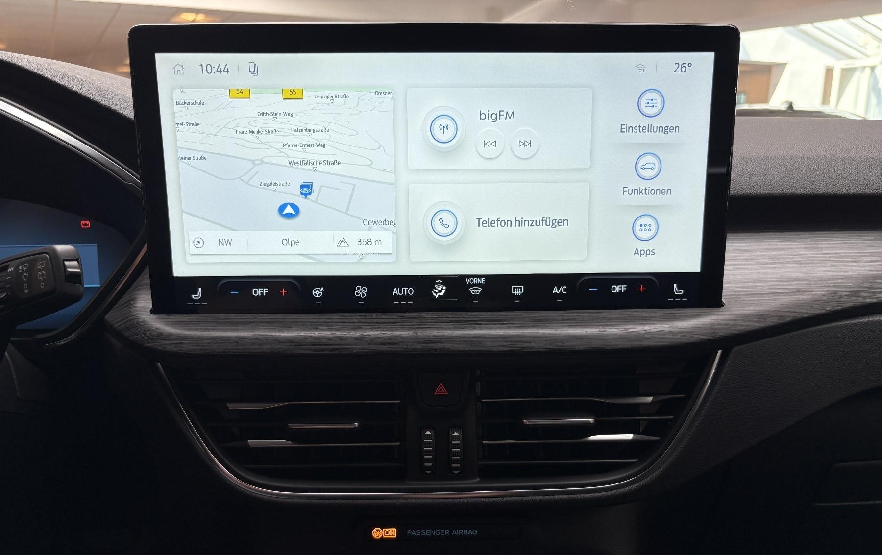 FORD Plug-in-Hybrid Active X CVT FORD Plug-in-Hybrid Active X CVT