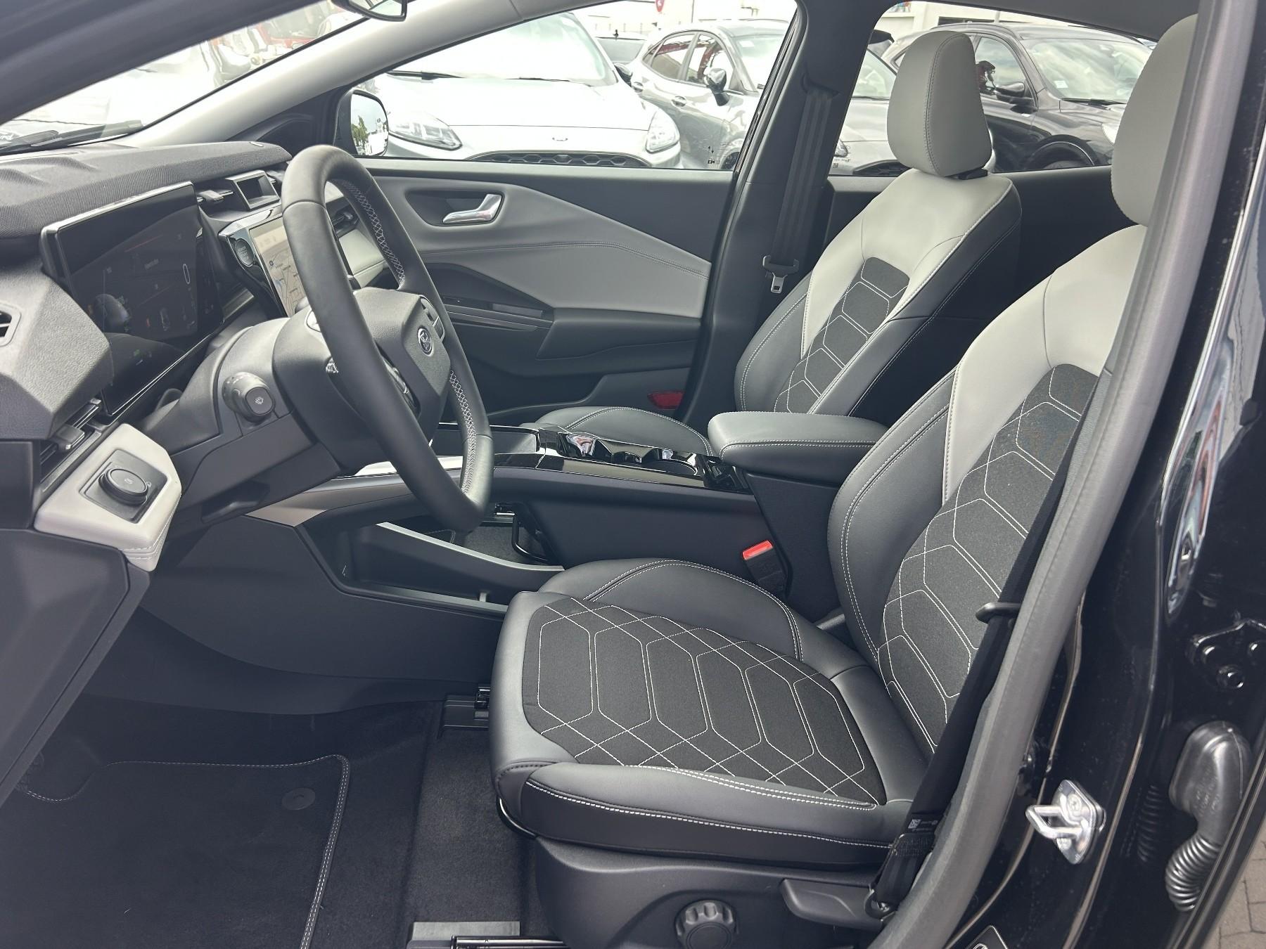 FORD PREMIUM LED-MATRIX SCHIEBEDACH WINTERPAK. FORD PREMIUM LED-MATRIX SCHIEBEDACH WINTERPAK.