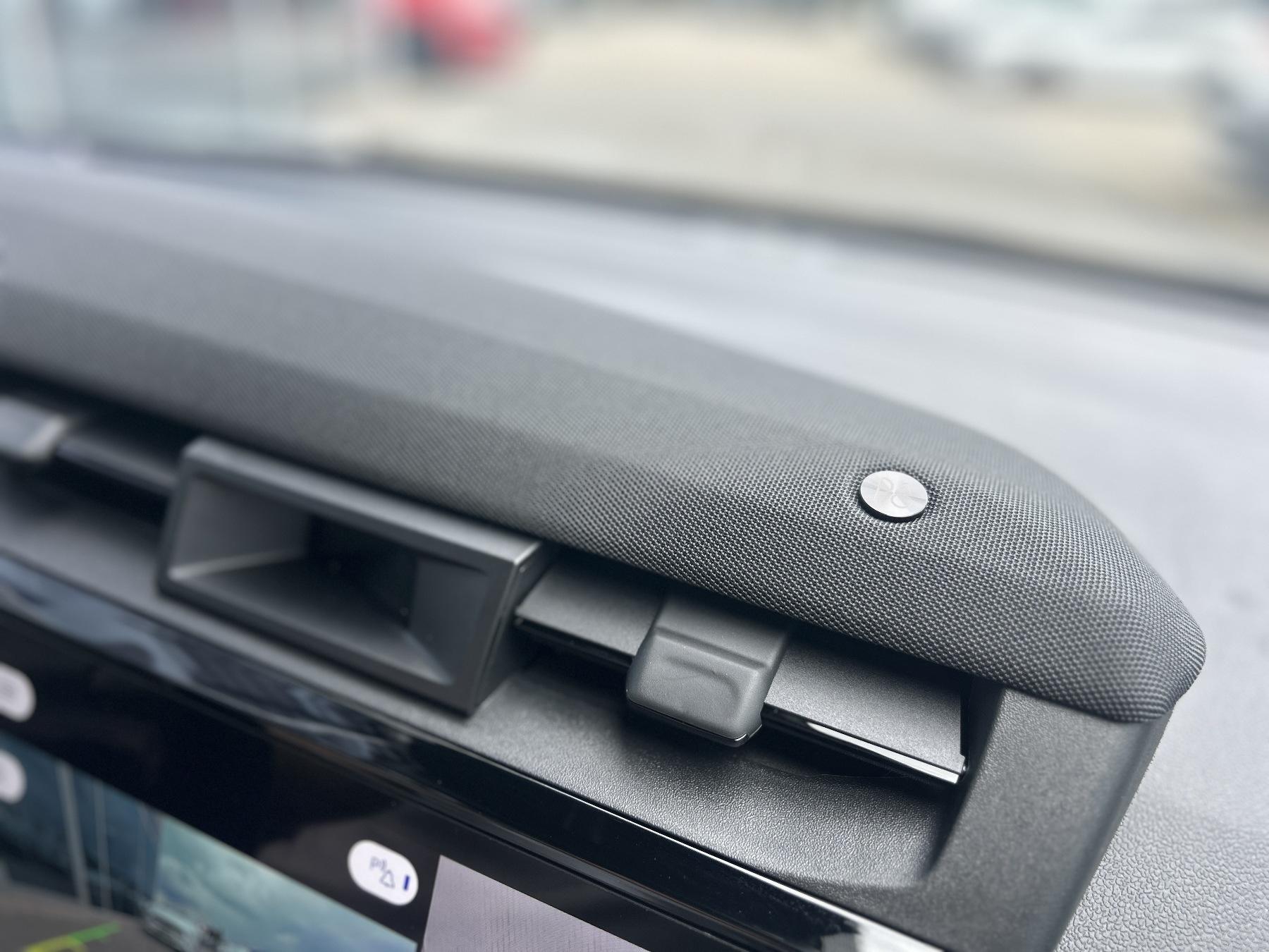 FORD PREMIUM LED-MATRIX SCHIEBEDACH WINTERPAK. FORD PREMIUM LED-MATRIX SCHIEBEDACH WINTERPAK.
