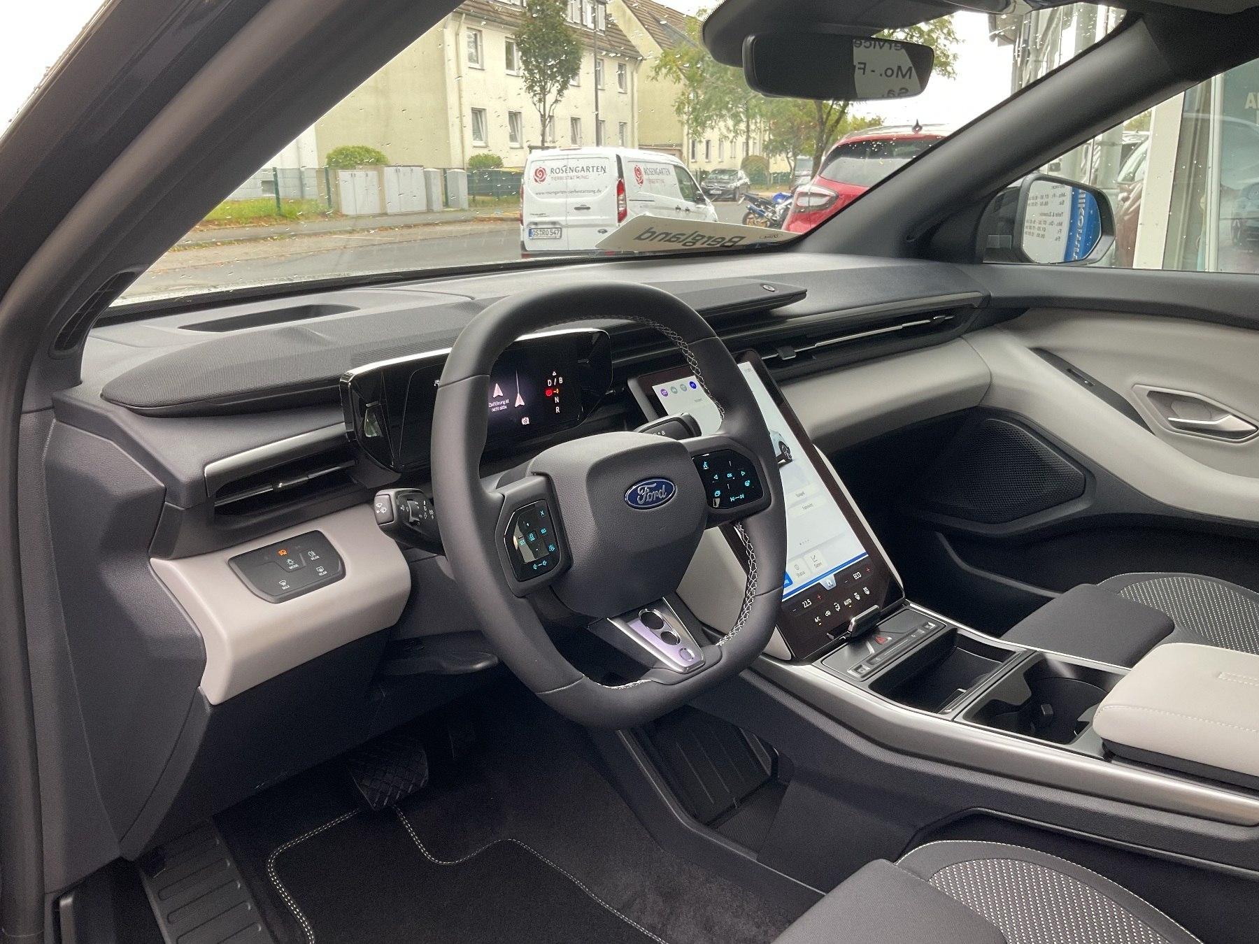 FORD Select AWD *LED*iACC*PDC*360*HUD*AHK*NAVI* FORD Select AWD *LED*iACC*PDC*360*HUD*AHK*NAVI*